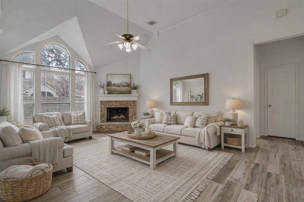 Burleson, TX 76028,2525 Greenhaven Drive