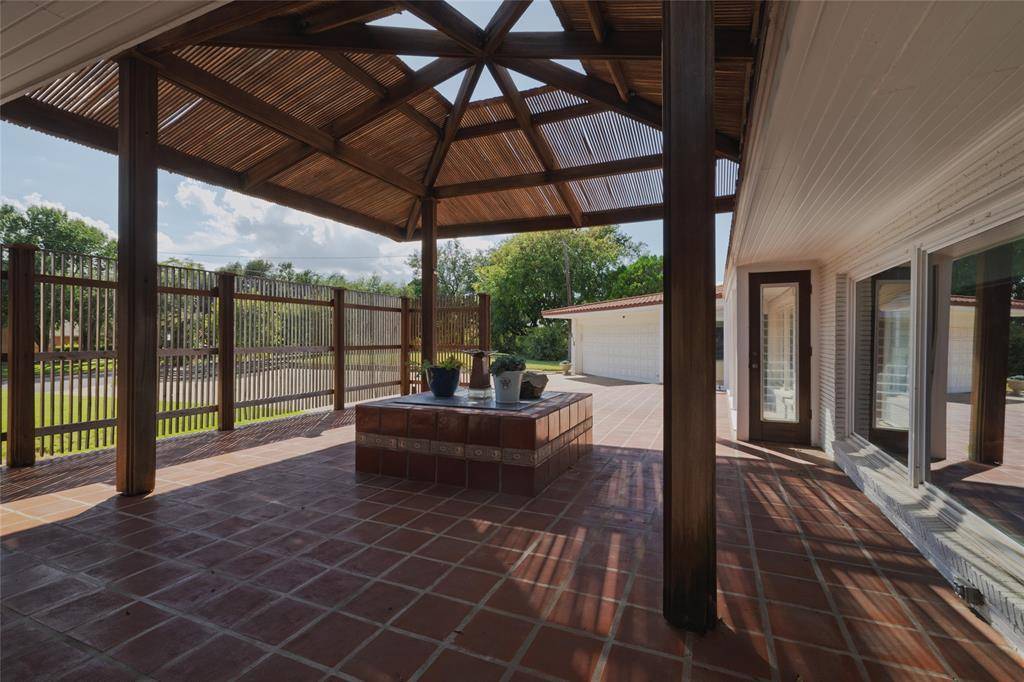 Weatherford, TX 76086,616 W Baylor Street