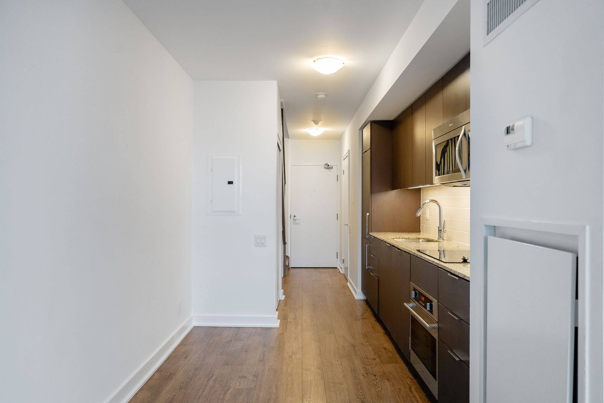 Toronto C01, ON M6K 0B3,5 Hanna AVE #448