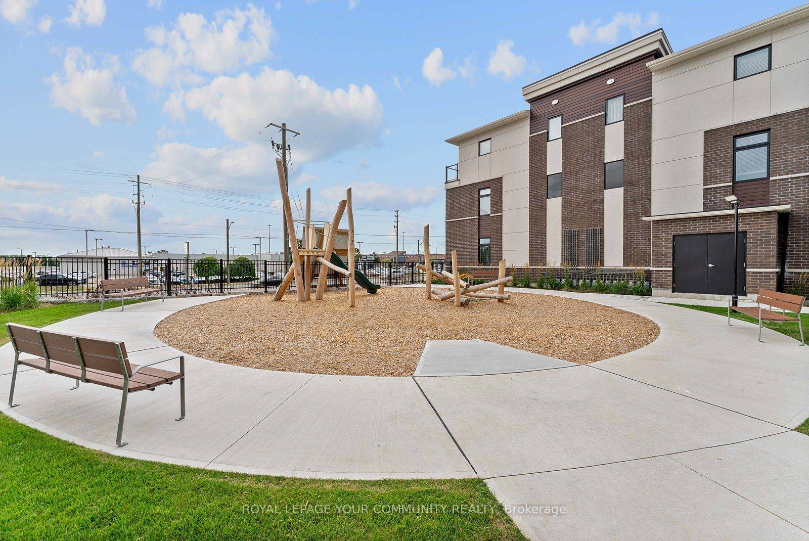 Pickering, ON L1V 0H1,755 Omega DR #117