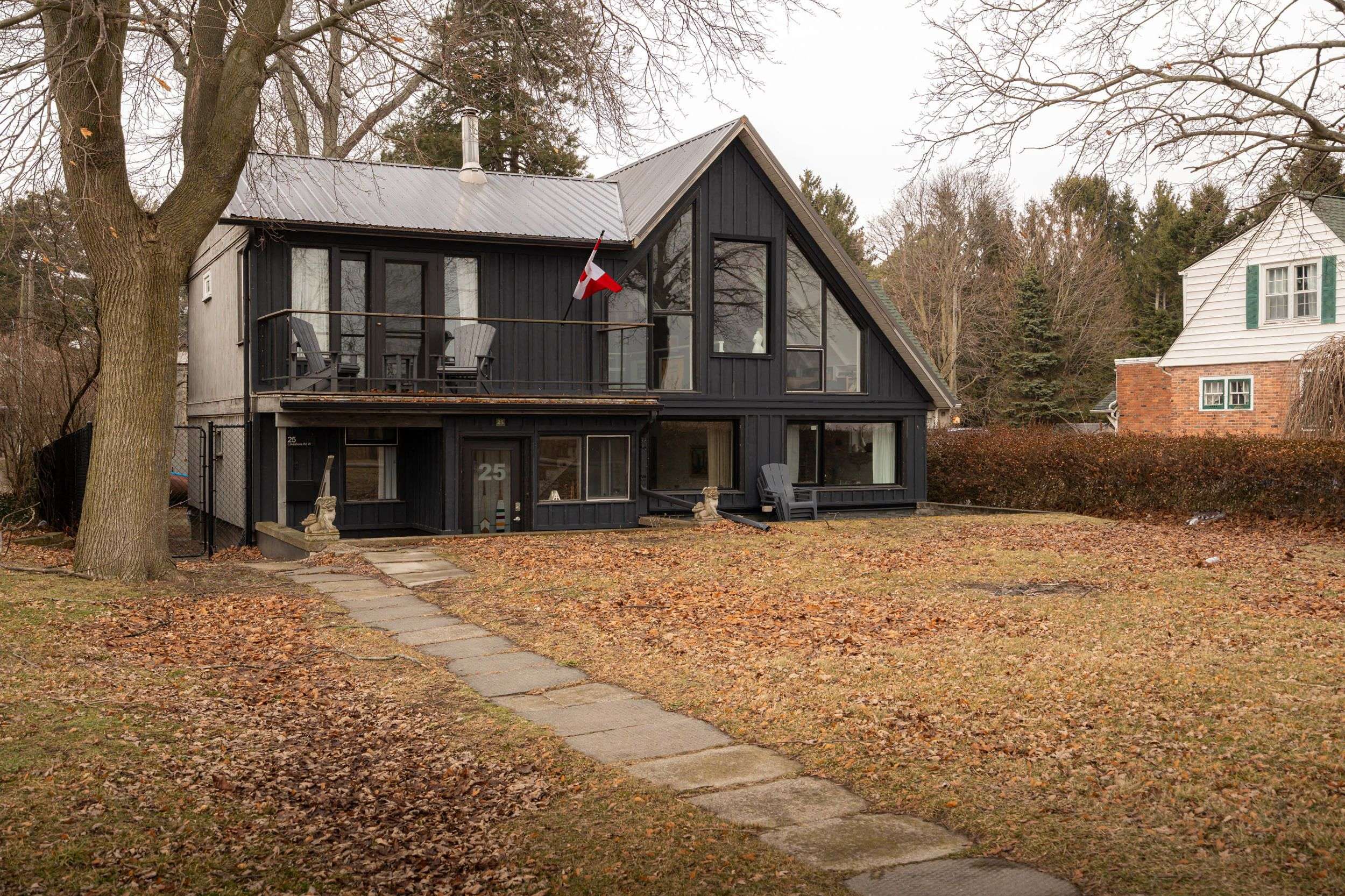 Port Colborne, ON L3K 2S2,25 Lakeshore RD W