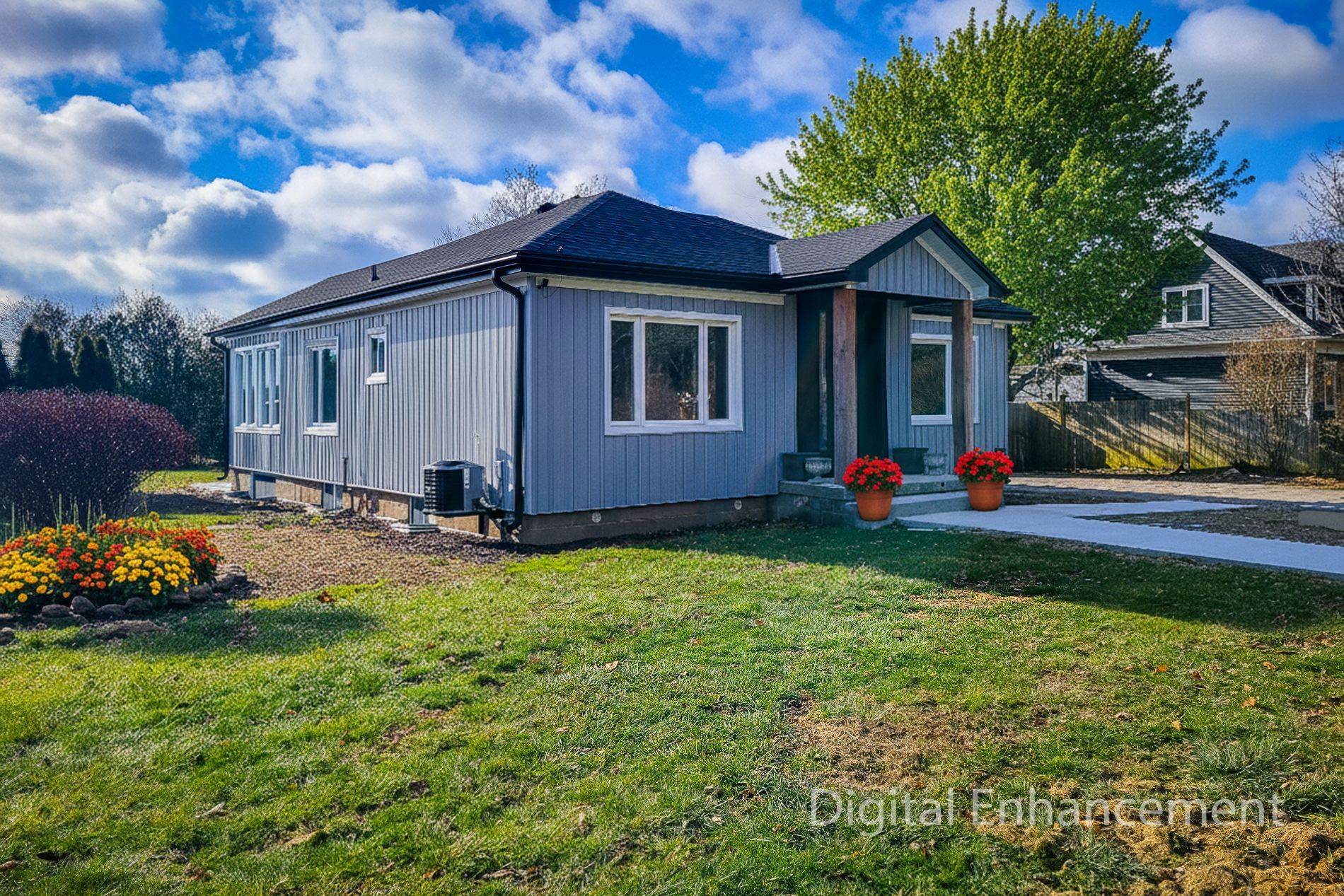 355 Ridge RD W, Grimsby, ON L3M 4E7