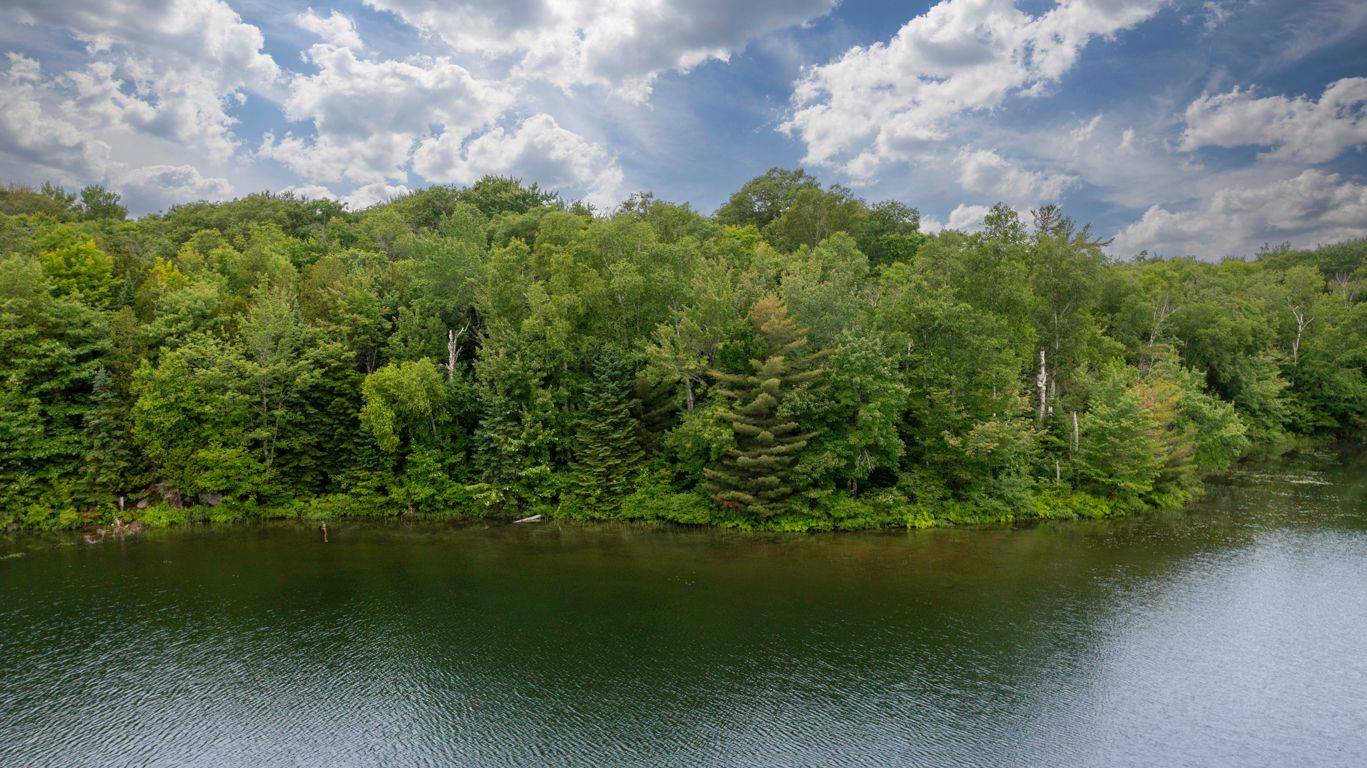3 Kingfisher RD, Mcdougall, ON P2A 2W9
