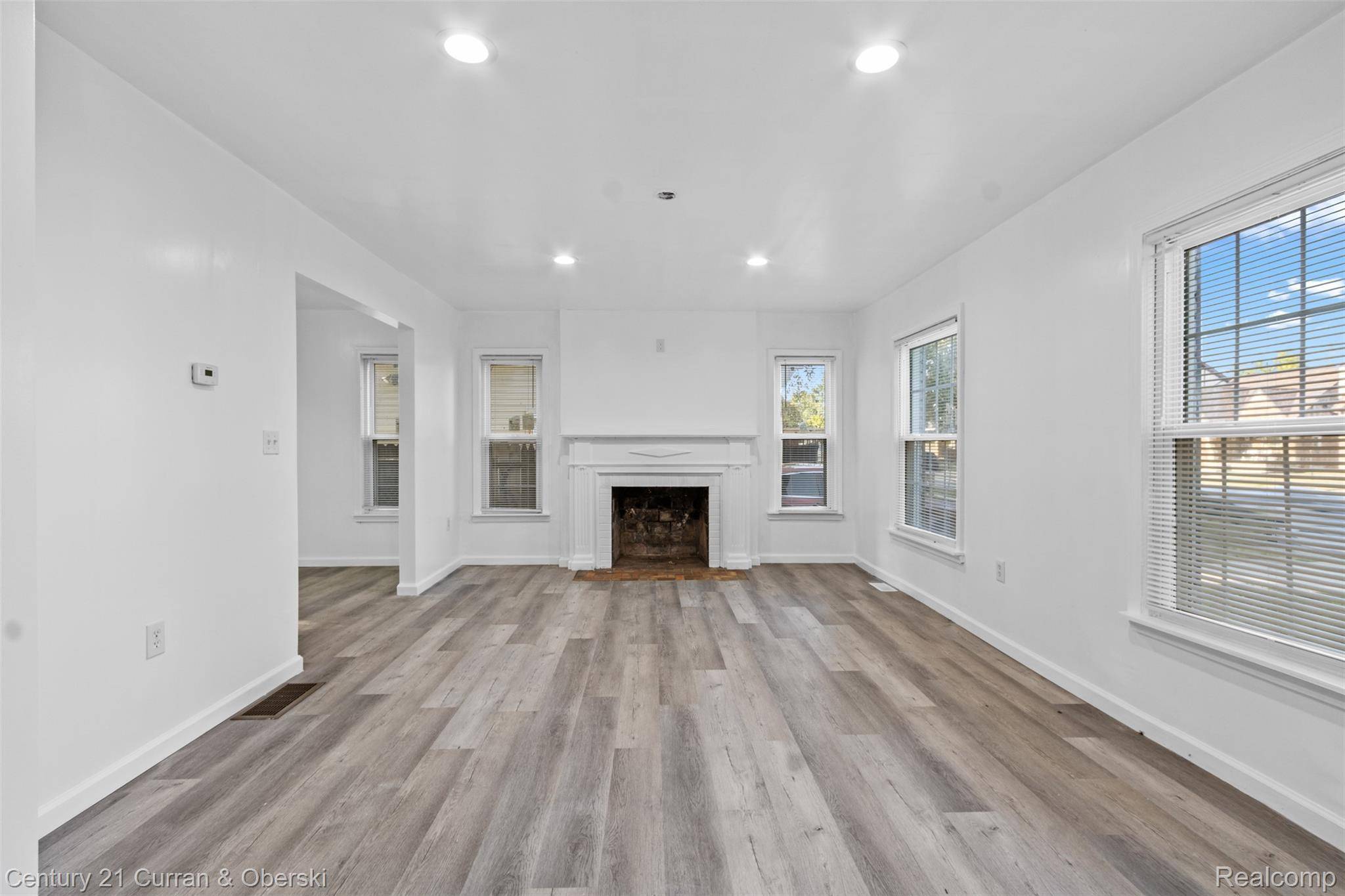 Detroit, MI 48224,5225 Three Mile DR