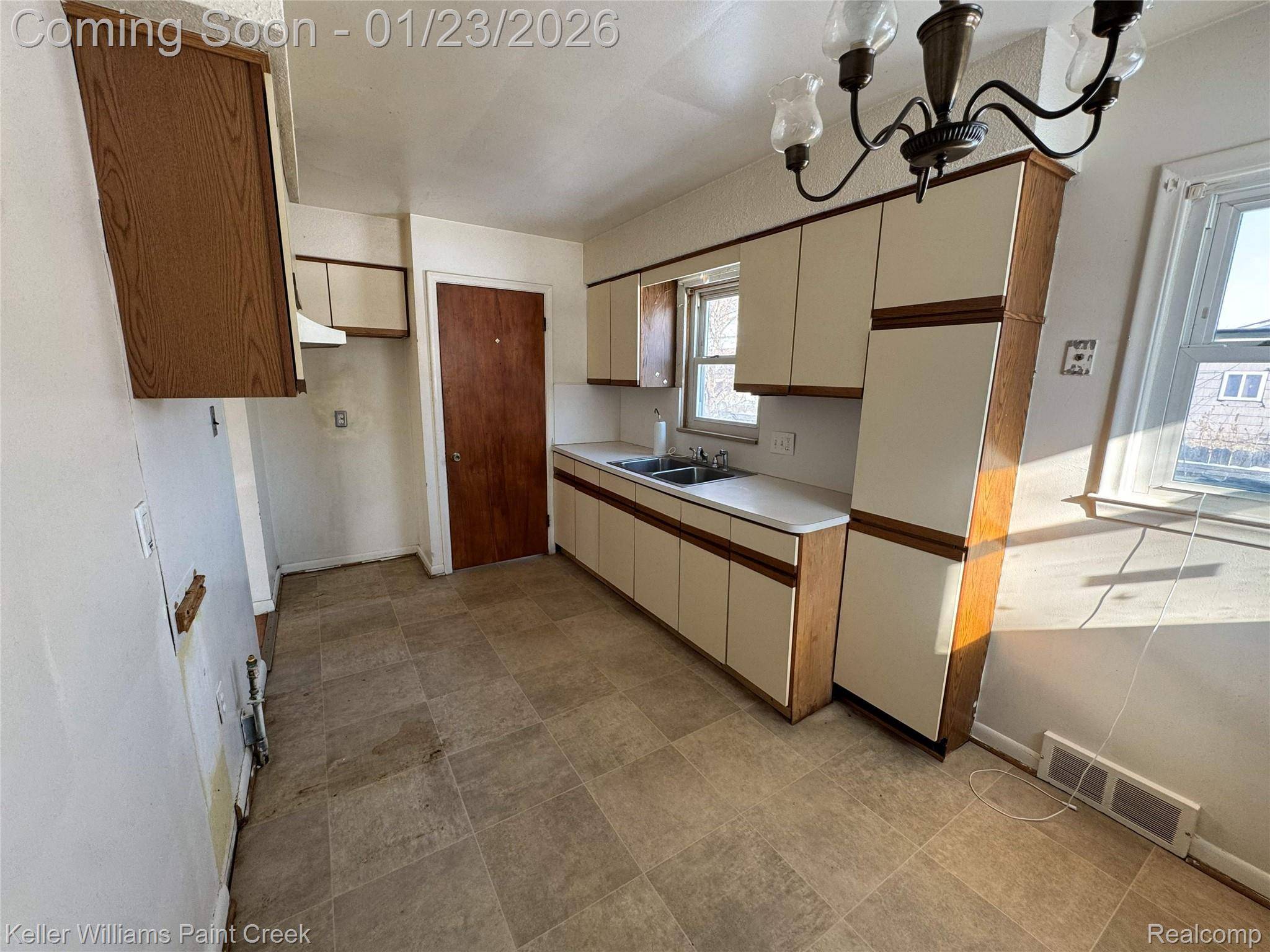 Inkster, MI 48141,29142 Rosewood ST