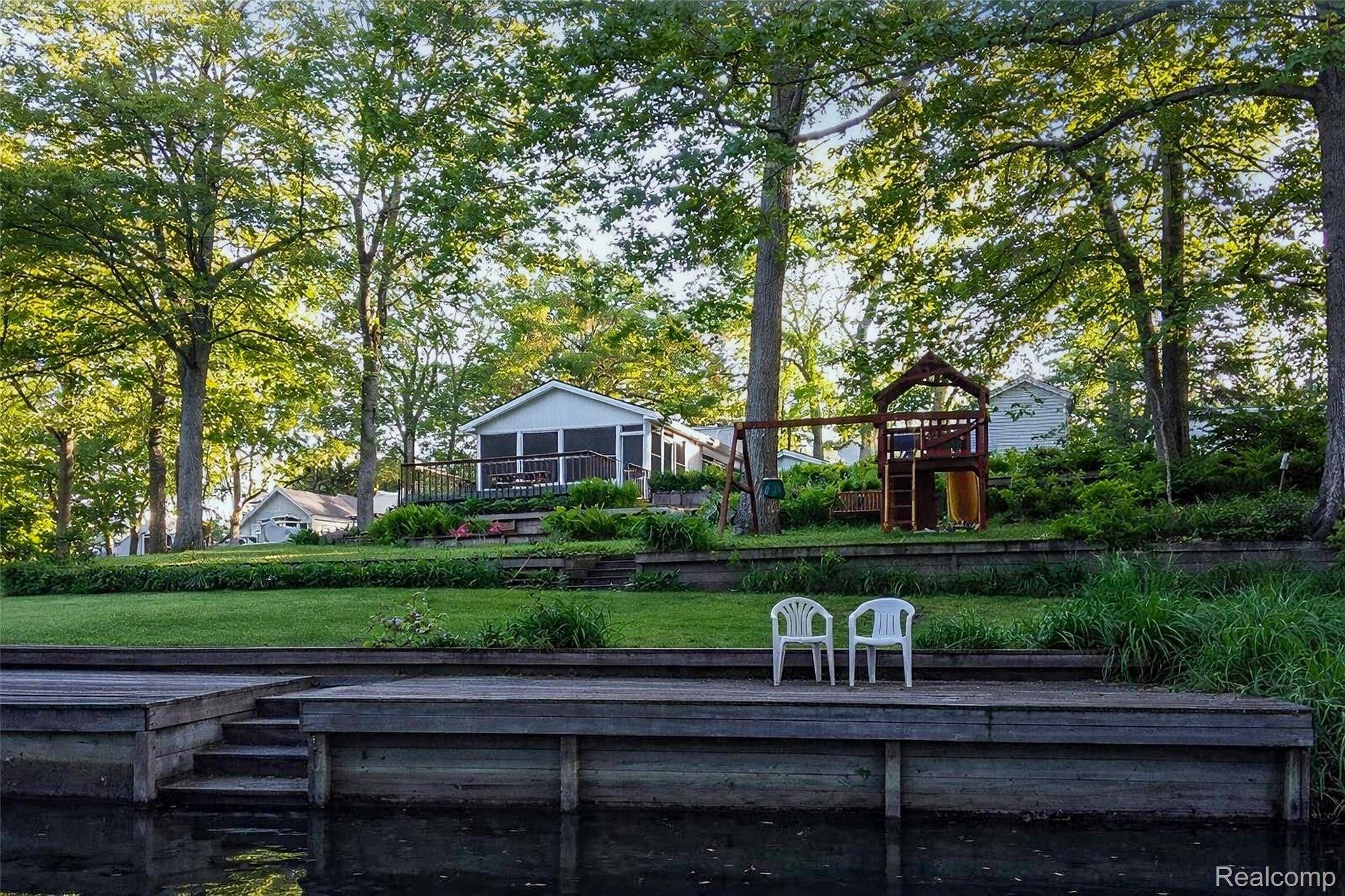 South Lyon, MI 48178,11849 Four Lakes DR