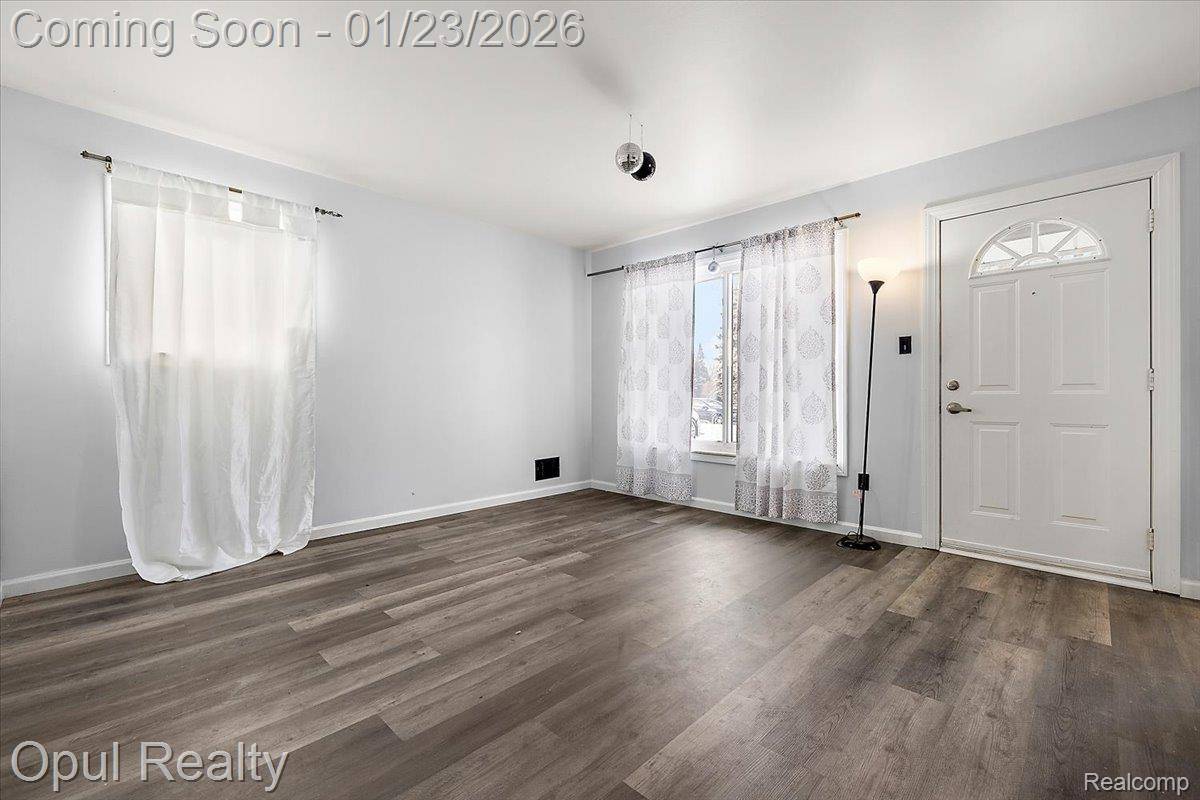 Dearborn Heights, MI 48125,4987 Roosevelt BLVD