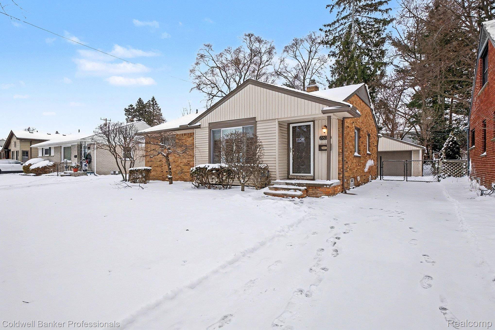 Royal Oak, MI 48073,2620 Ferncliff AVE