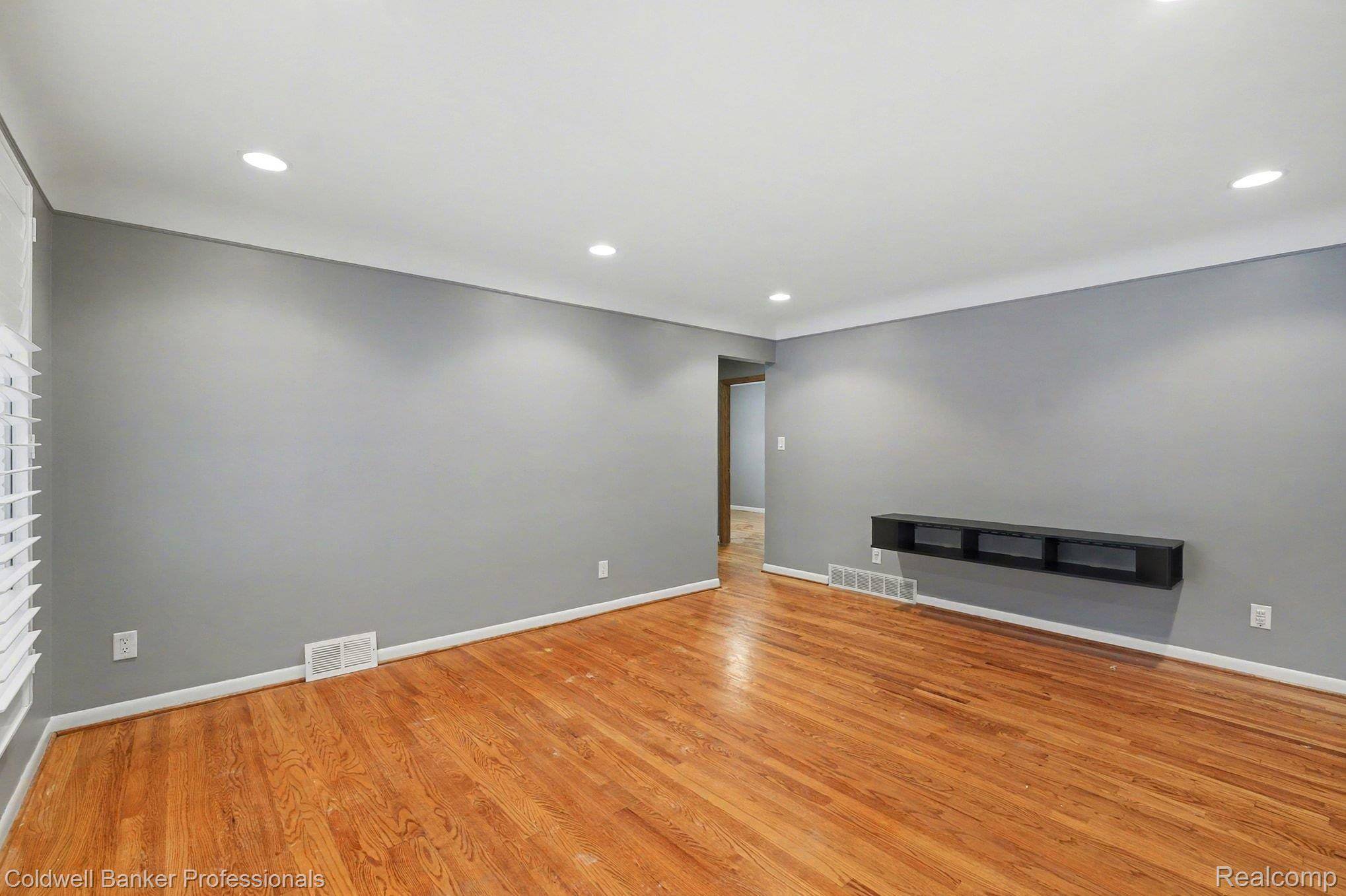 Royal Oak, MI 48073,2620 Ferncliff AVE