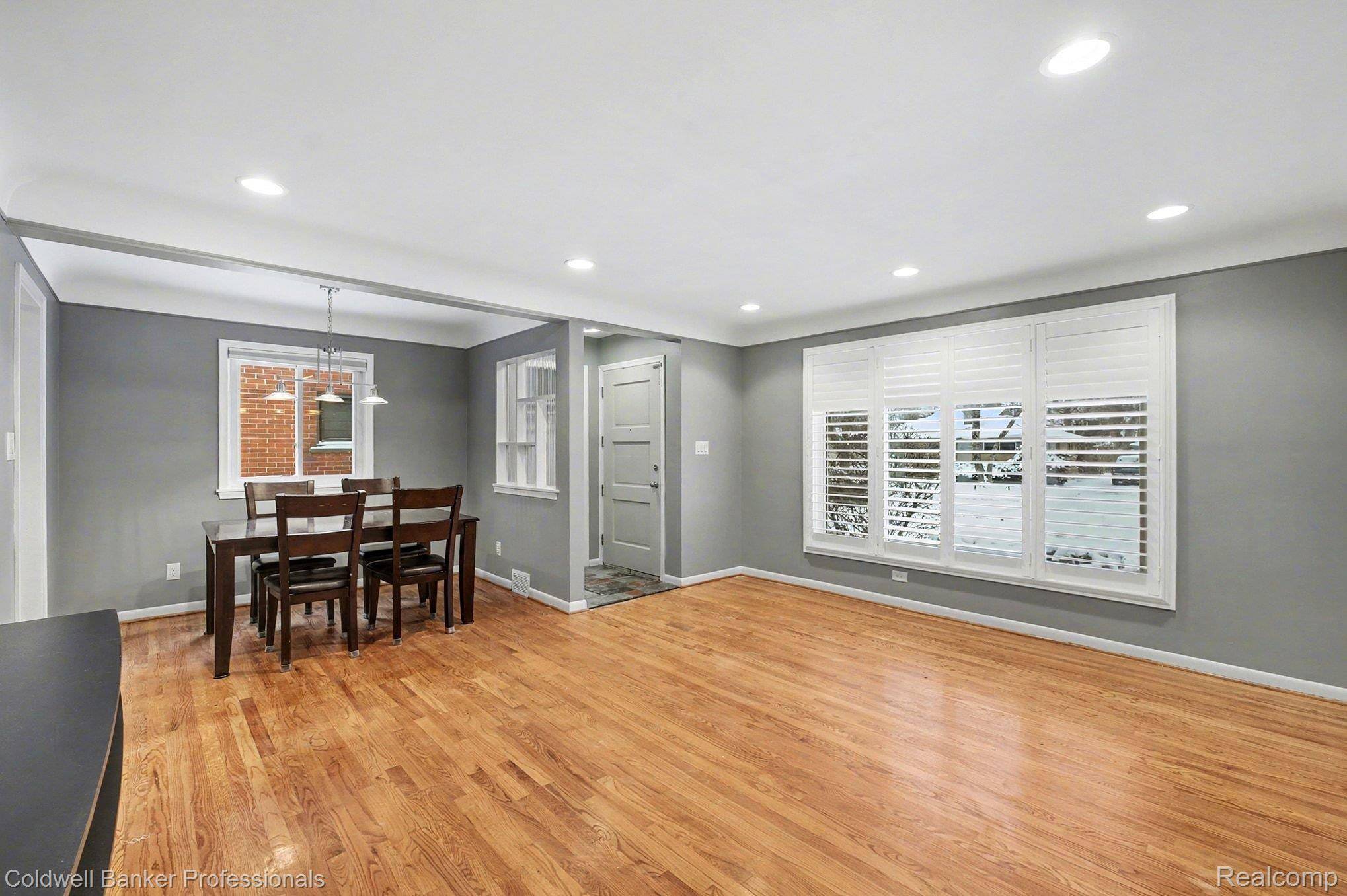 Royal Oak, MI 48073,2620 Ferncliff AVE