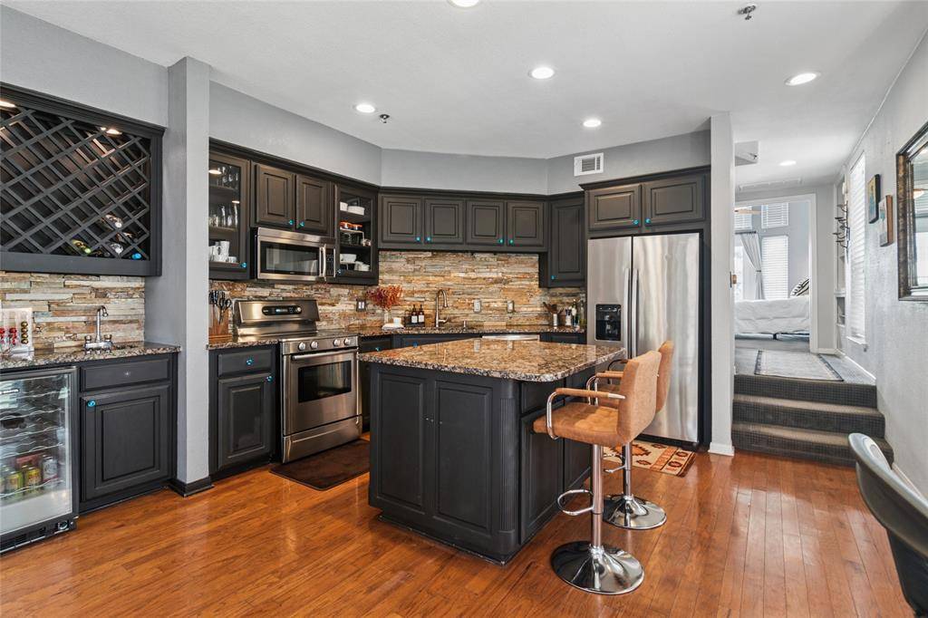 Dallas, TX 75204,3235 Cole Avenue #85