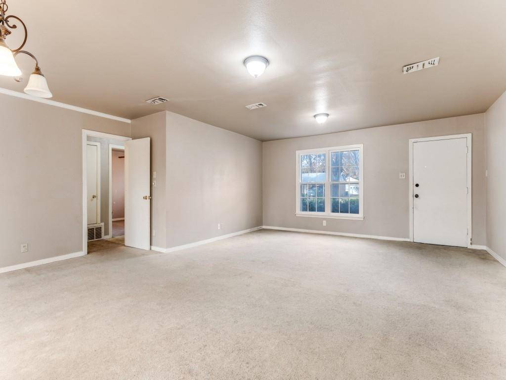 River Oaks, TX 76114,800 Thersa Drive