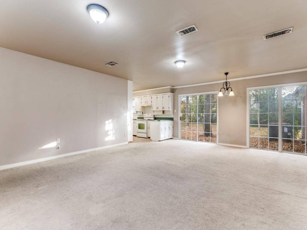 River Oaks, TX 76114,800 Thersa Drive