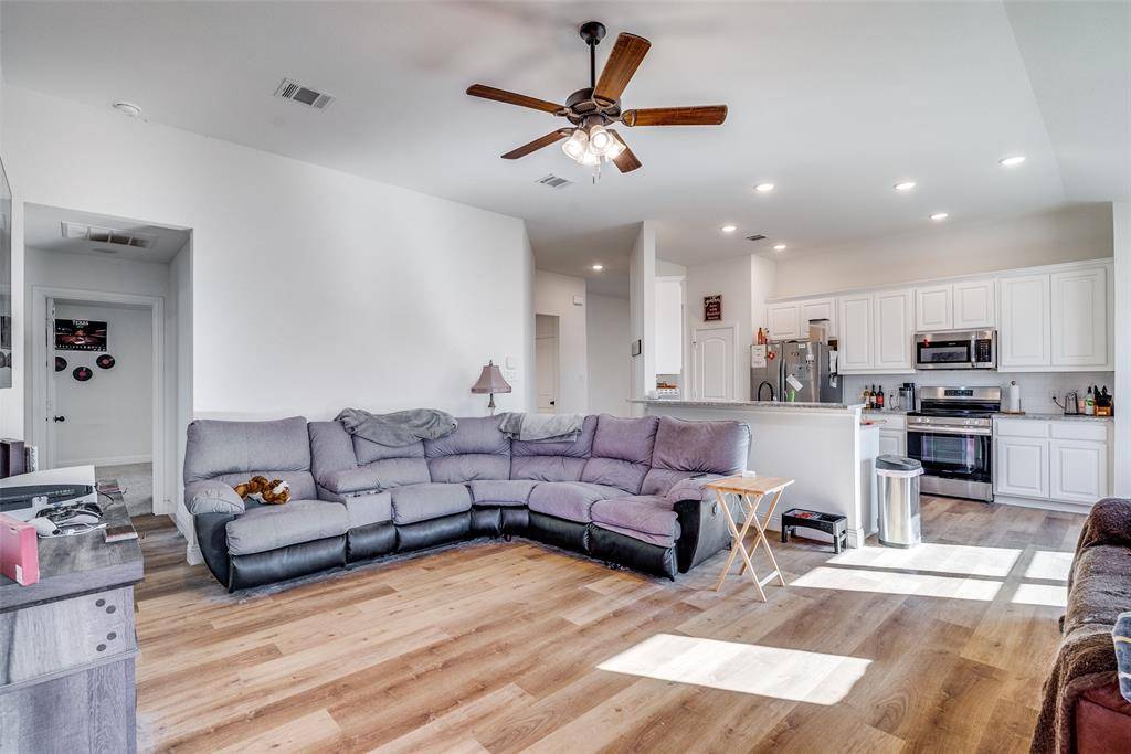 Cleburne, TX 76033,1402 Dry Creek Drive