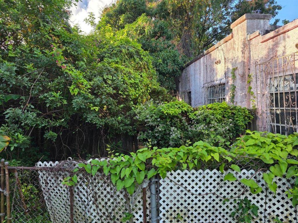 Miami, FL 33127,660 NW 43rd St