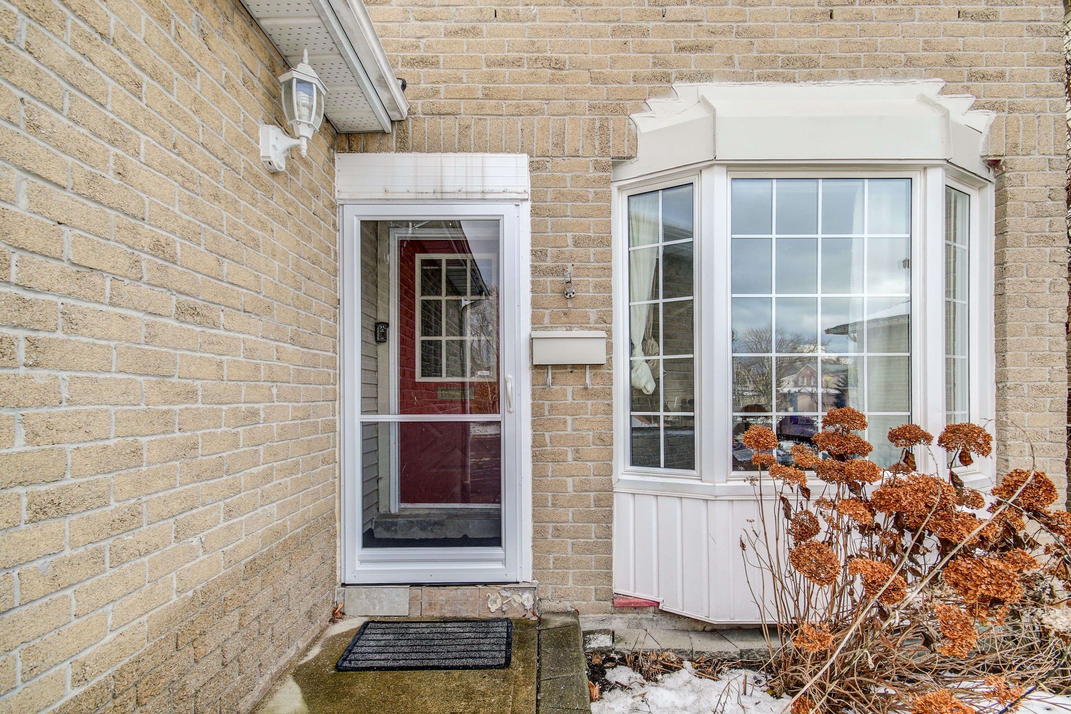 Mississauga, ON L5N 3G5,3124 Patrick CRES