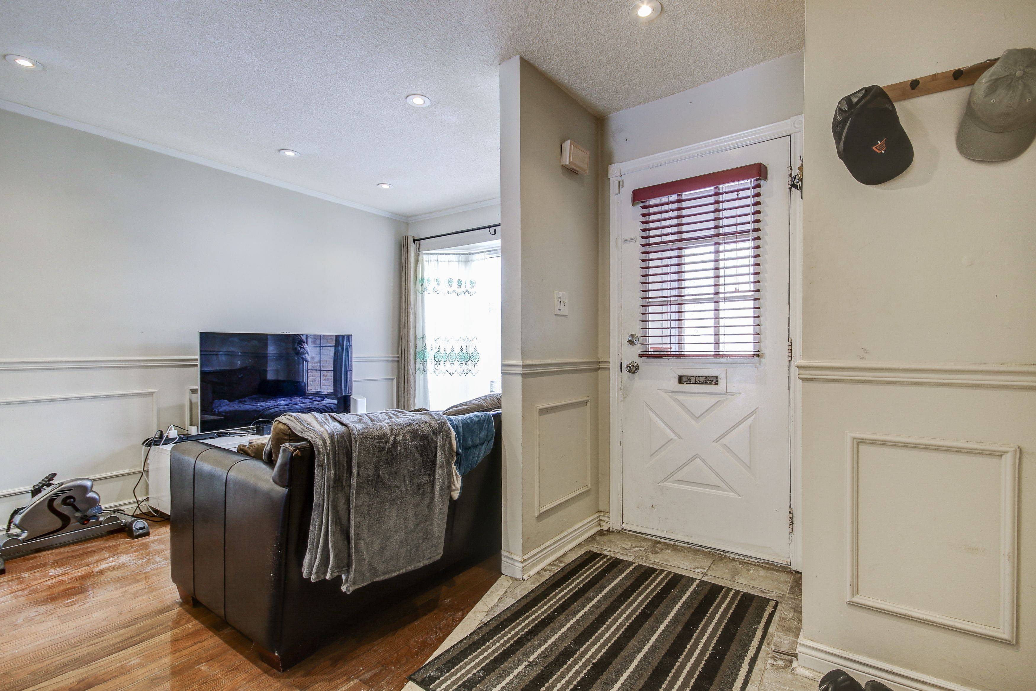 Mississauga, ON L5N 3G5,3124 Patrick CRES