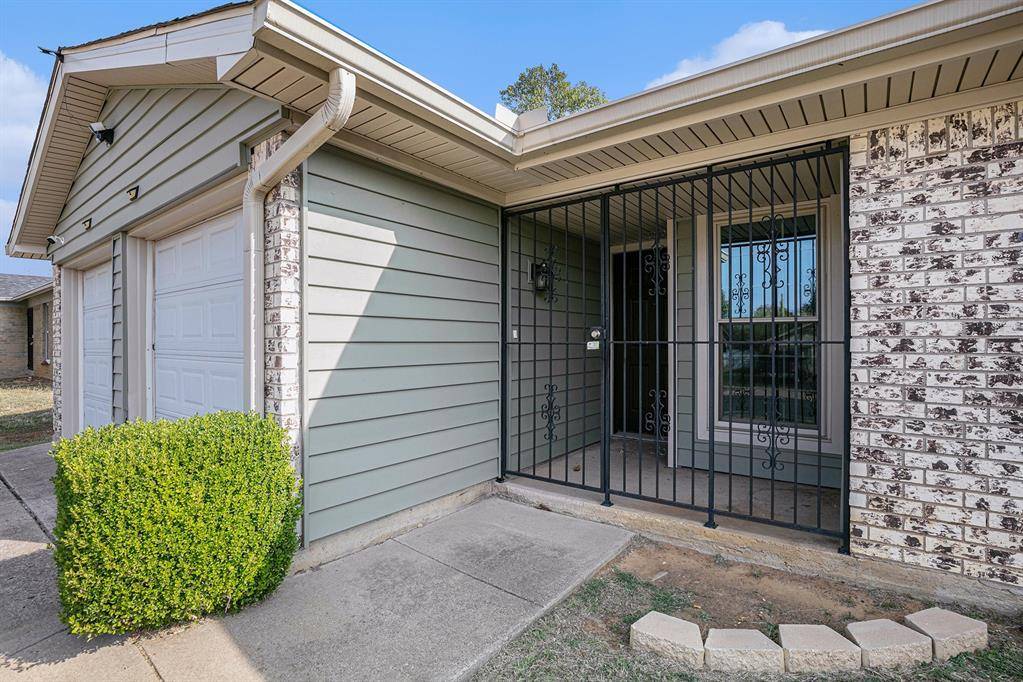 Fort Worth, TX 76112,1417 Warren Lane