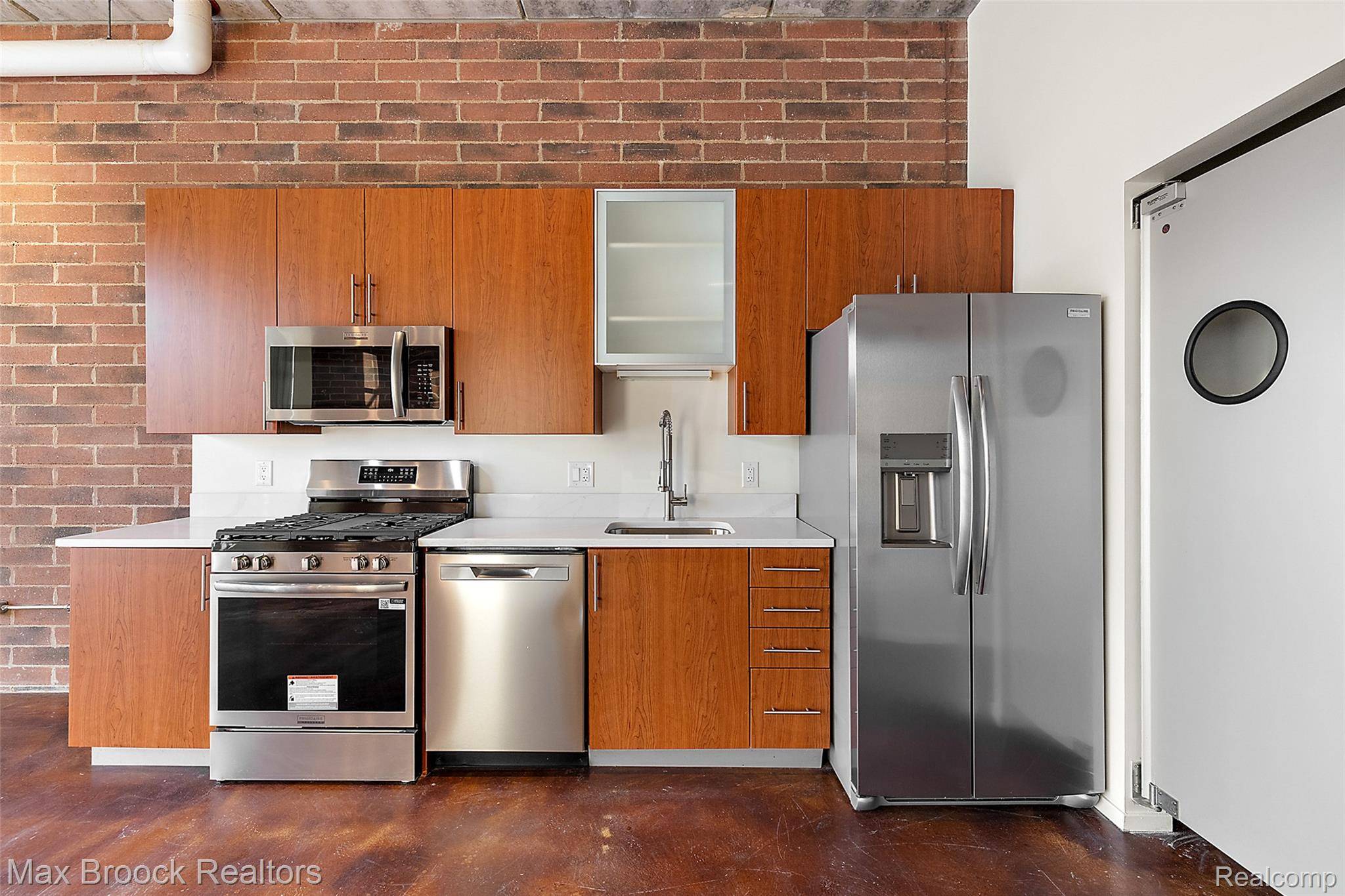 Royal Oak, MI 48067,333 E Parent AVE #35