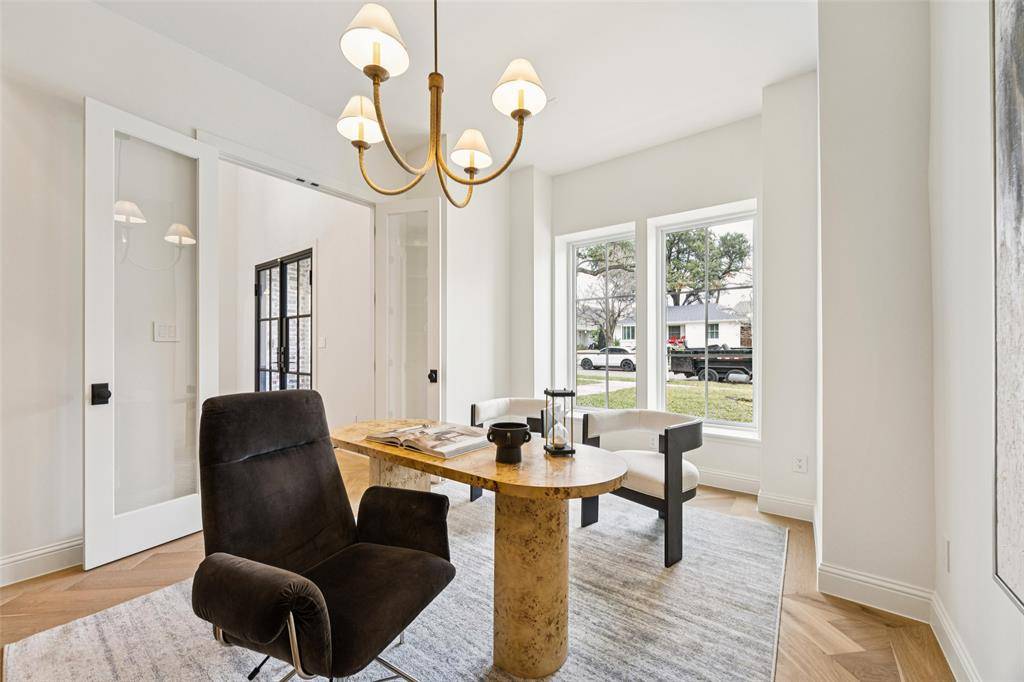 Dallas, TX 75214,6860 Southridge Drive