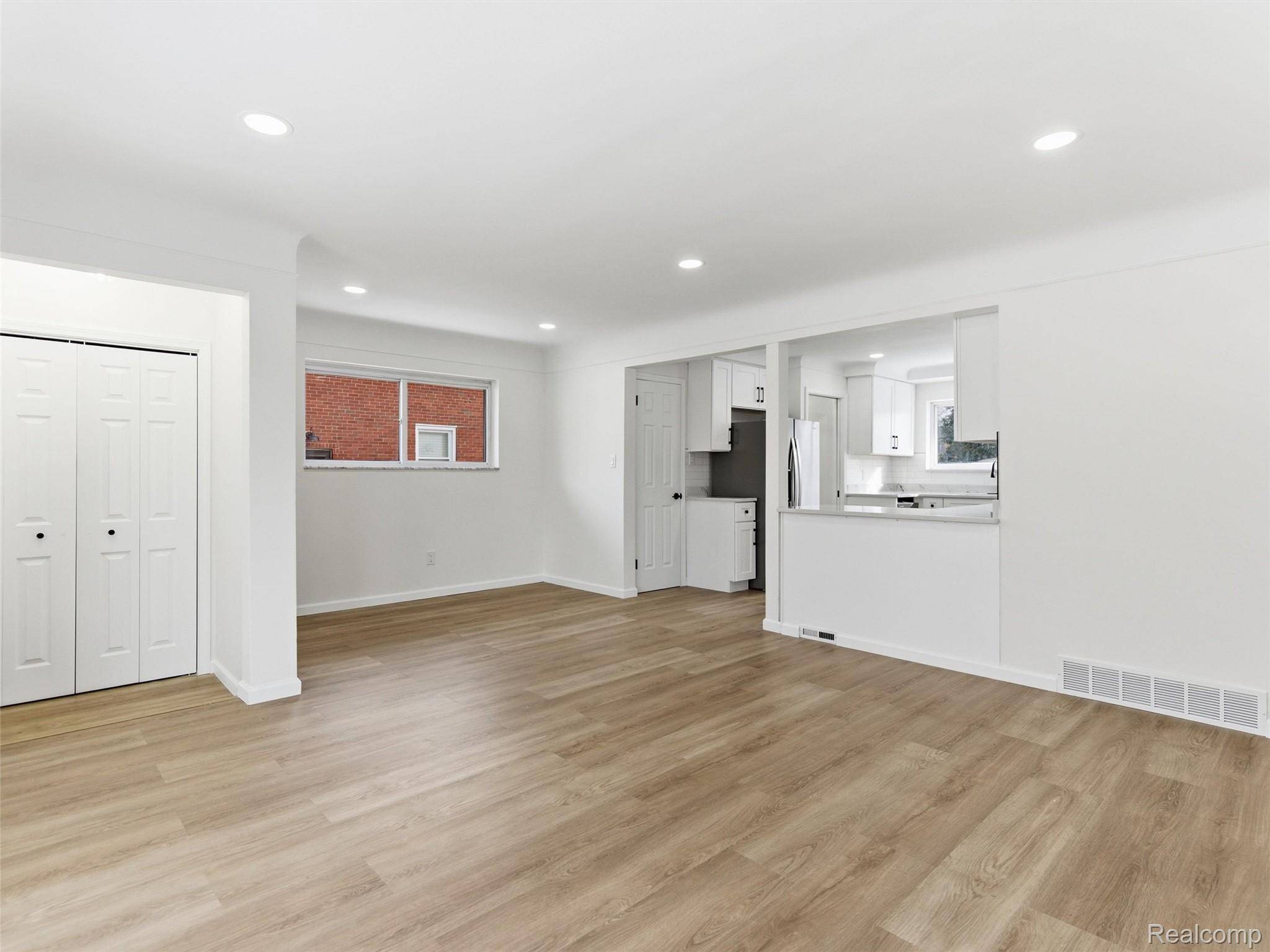 Birmingham, MI 48009,1544 Sheffield RD