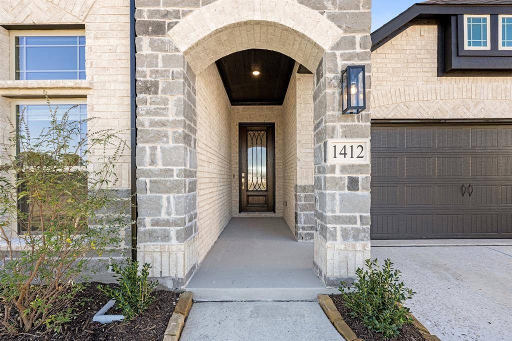 Aubrey, TX 76227,1412 Hutton Branch Trail