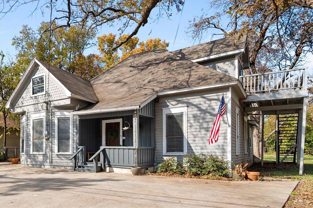 Cleburne, TX 76033,216 W Willingham Street