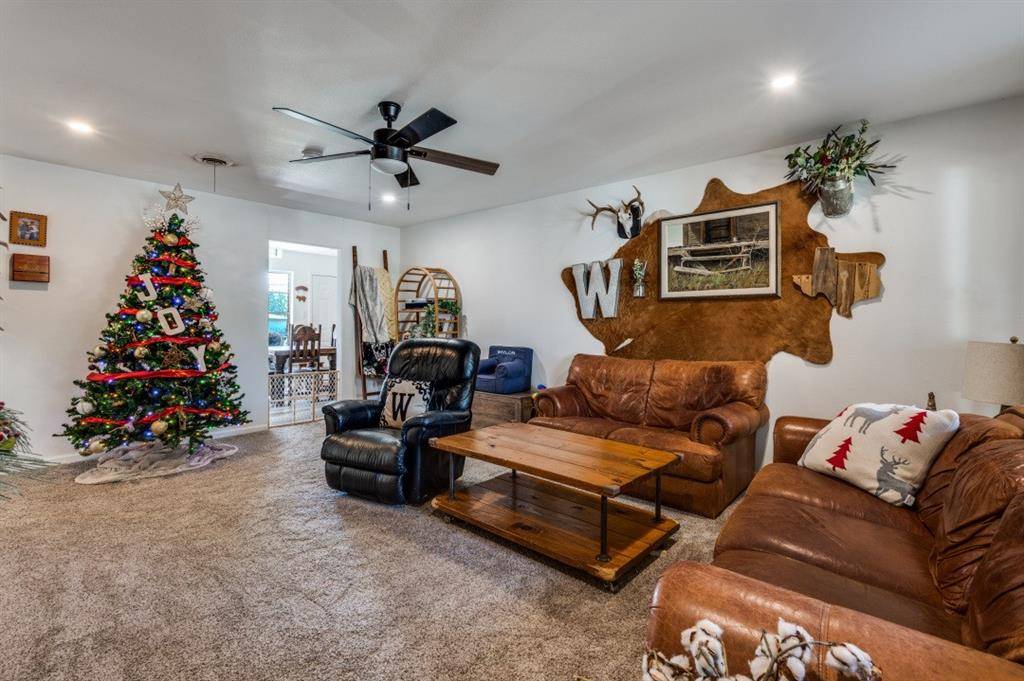 Bridgeport, TX 76426,1406 Vine Street