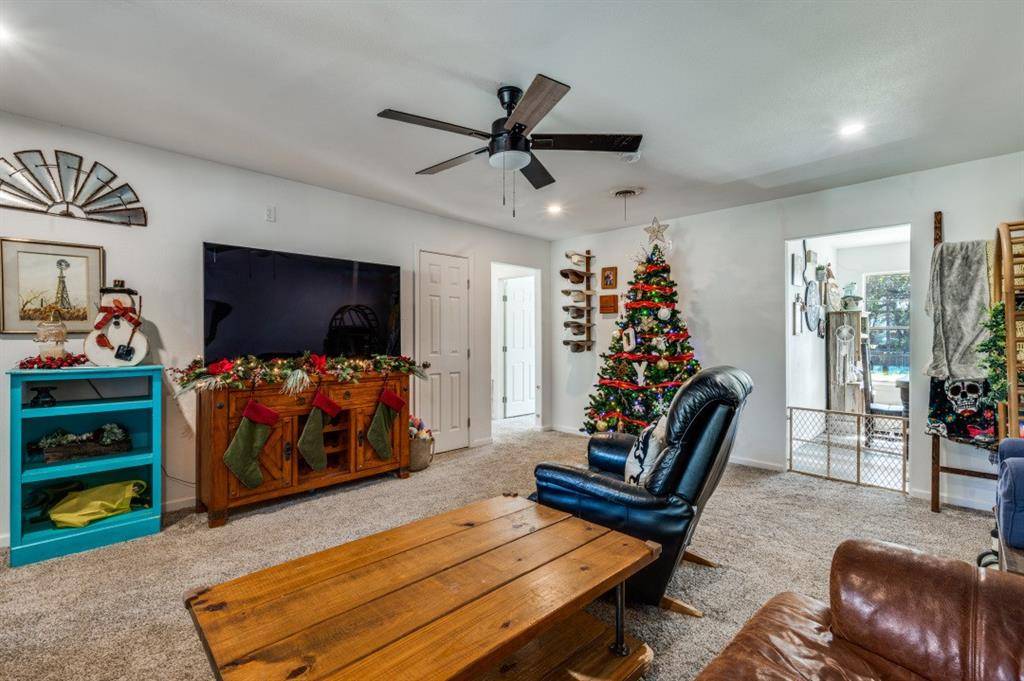 Bridgeport, TX 76426,1406 Vine Street