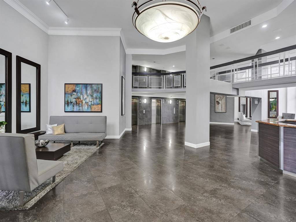 Hallandale Beach, FL 33009,200 Leslie Dr #723