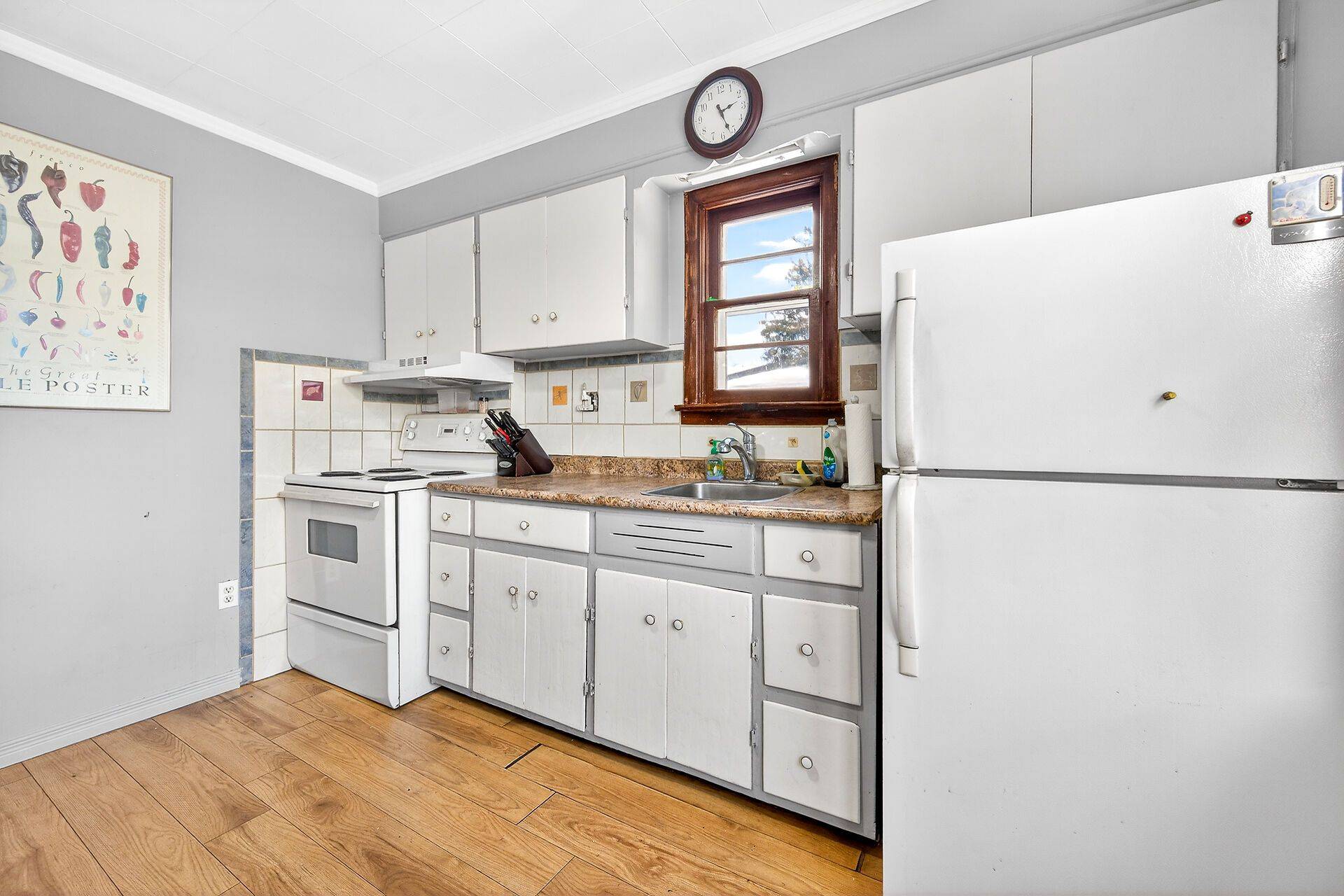 Mississauga, ON L5G 1S7,212 Troy ST