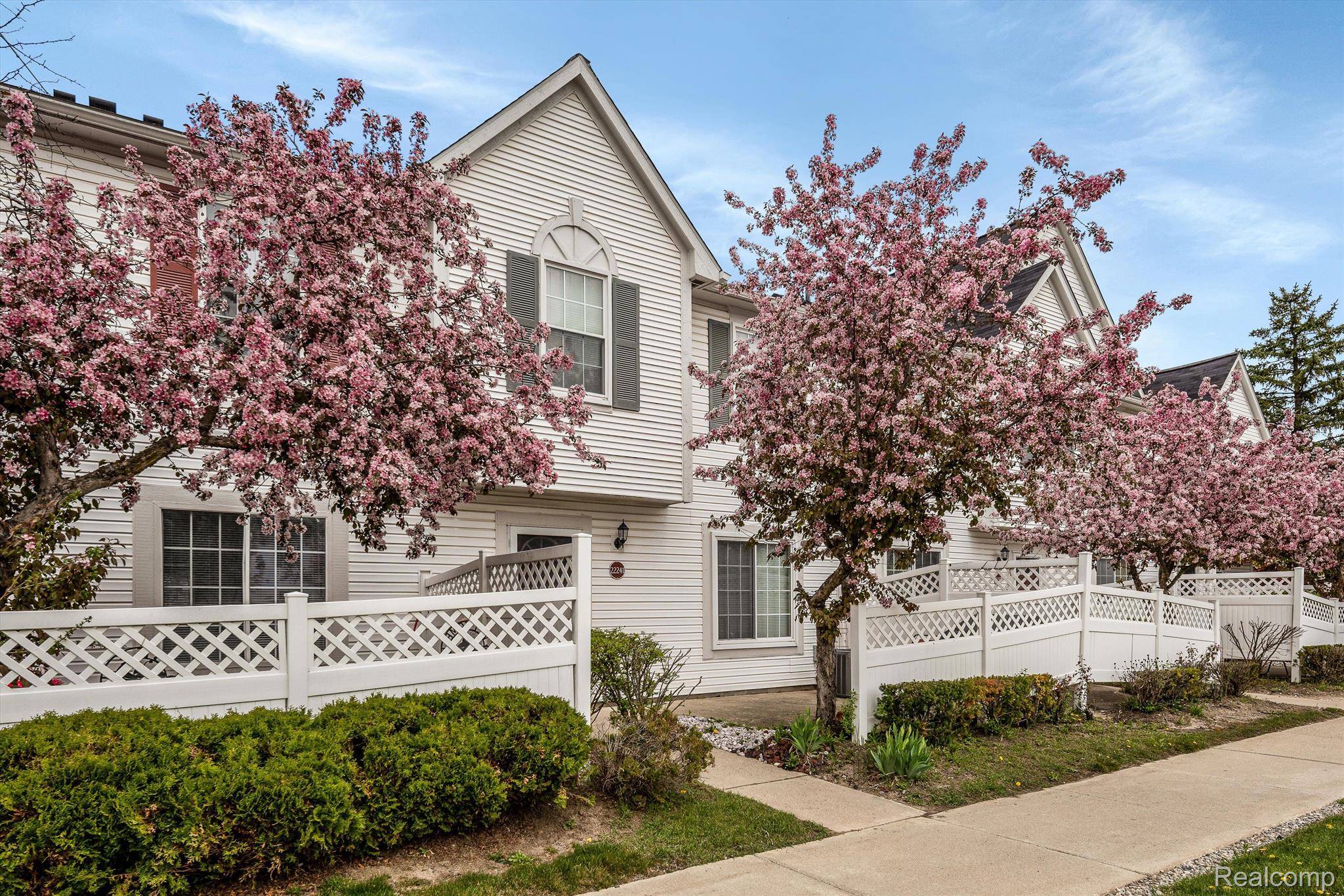 Farmington Hills, MI 48336,22241 ATLANTIC POINTE