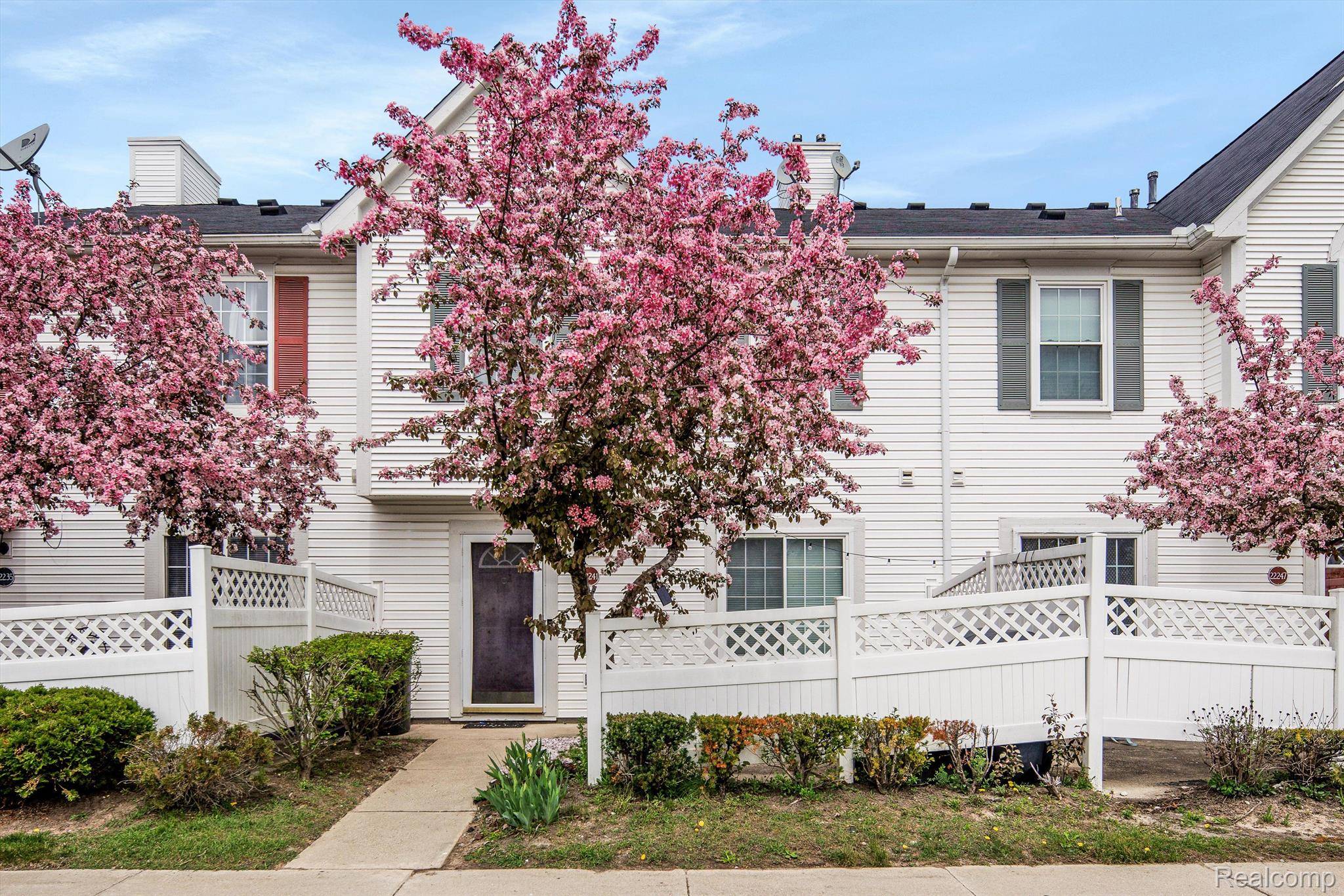 Farmington Hills, MI 48336,22241 ATLANTIC POINTE