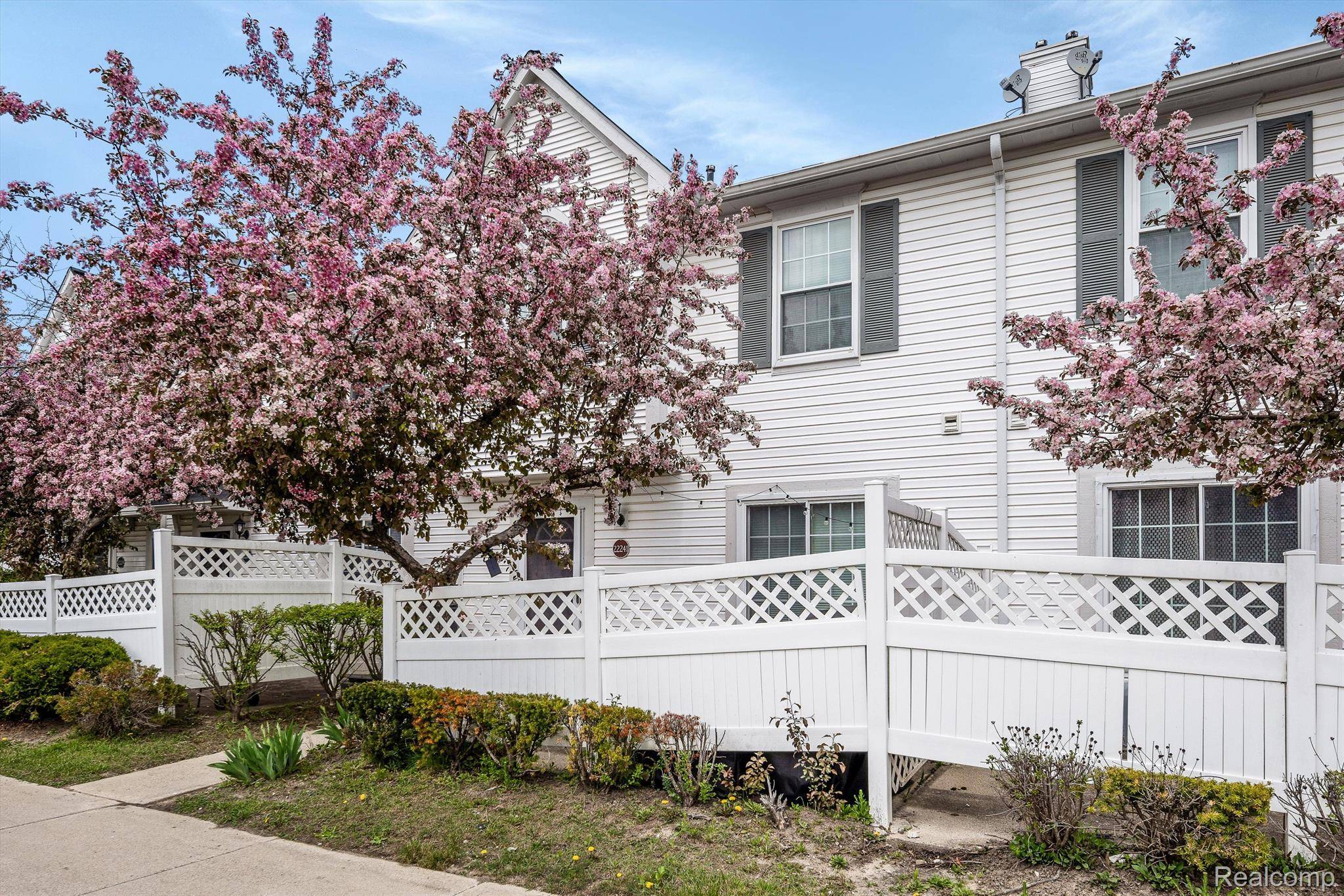 Farmington Hills, MI 48336,22241 ATLANTIC POINTE