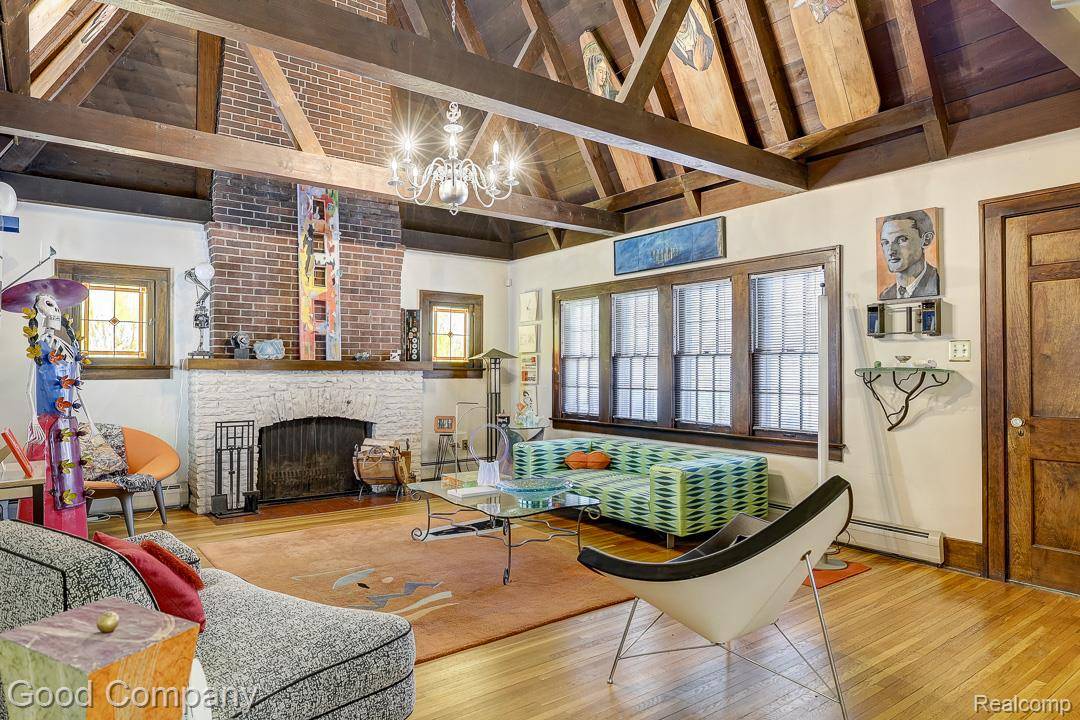 Pleasant Ridge, MI 48069,19 Oakdale BLVD