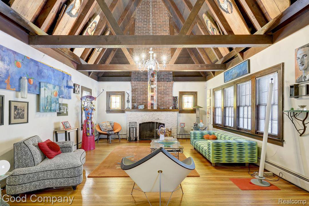 Pleasant Ridge, MI 48069,19 Oakdale BLVD