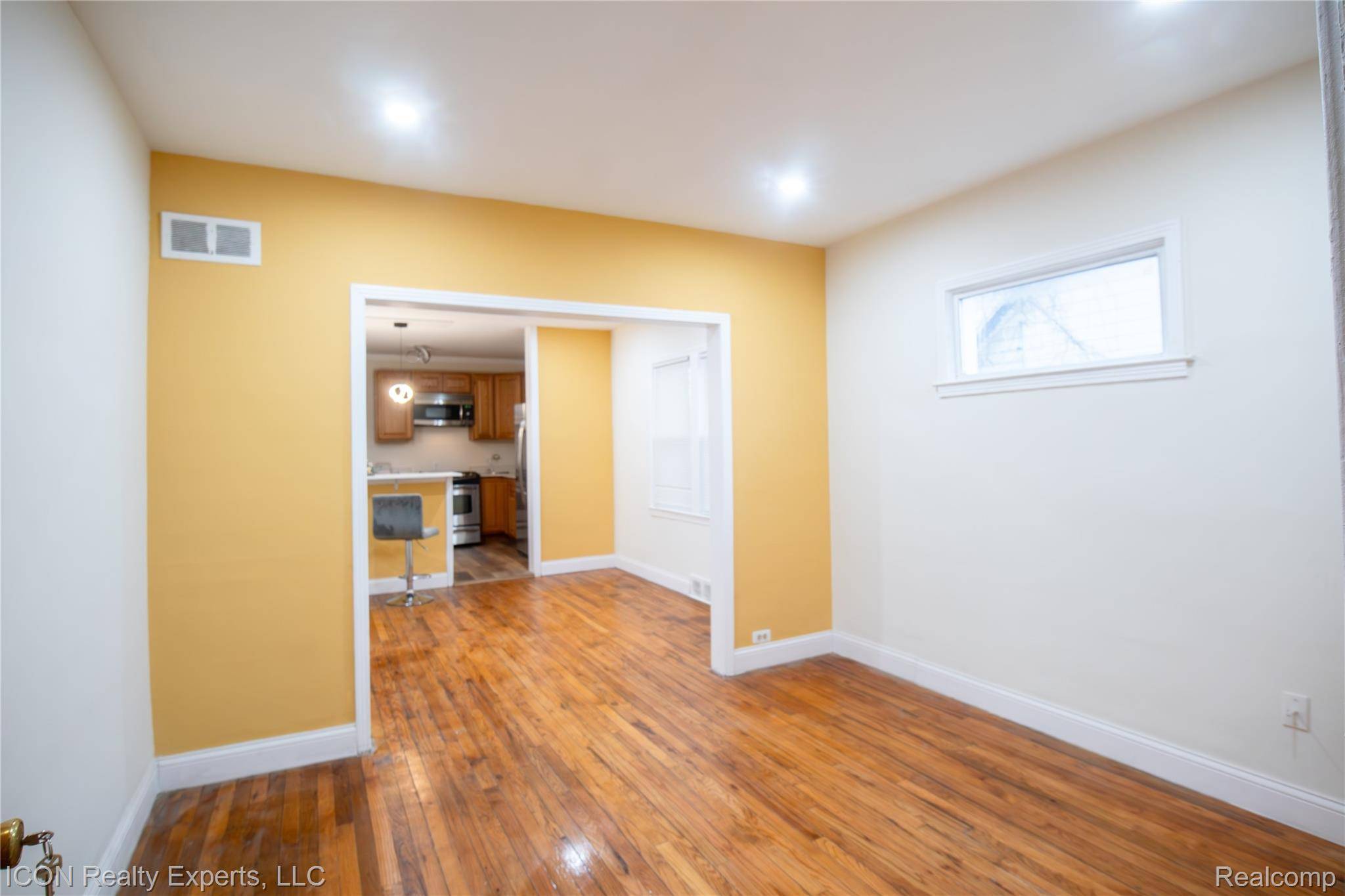 Center Line, MI 48015,6838 Braun