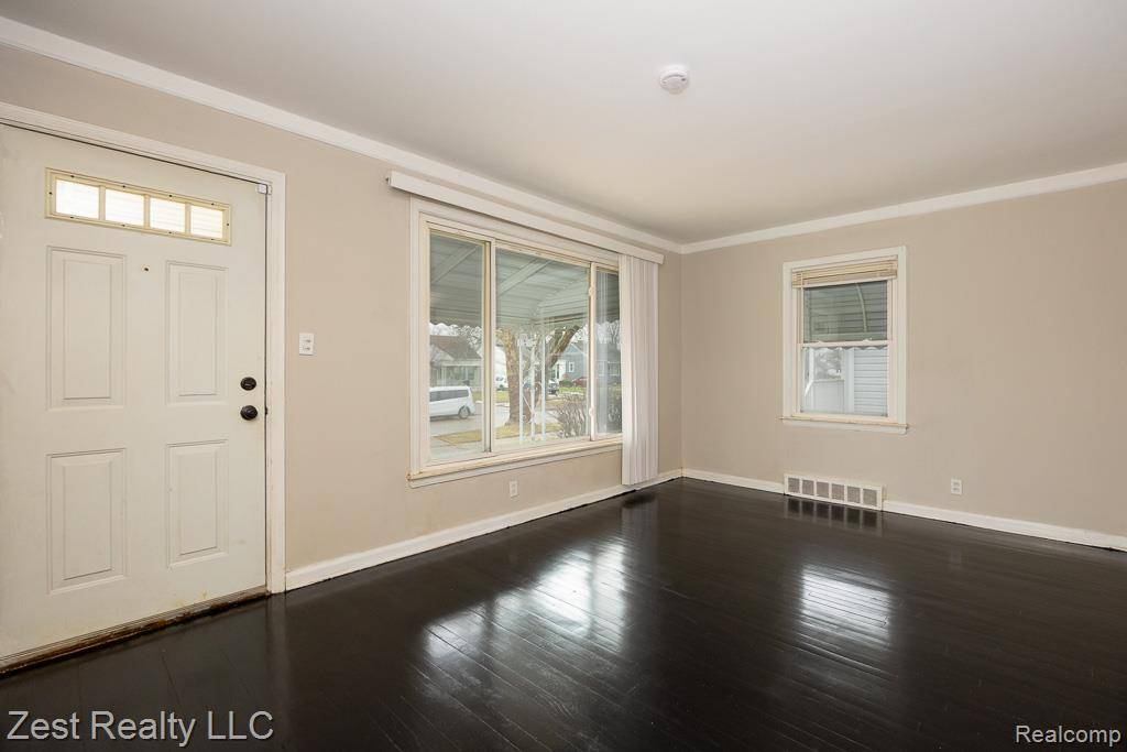 Harper Woods, MI 48225,18771 Woodland ST