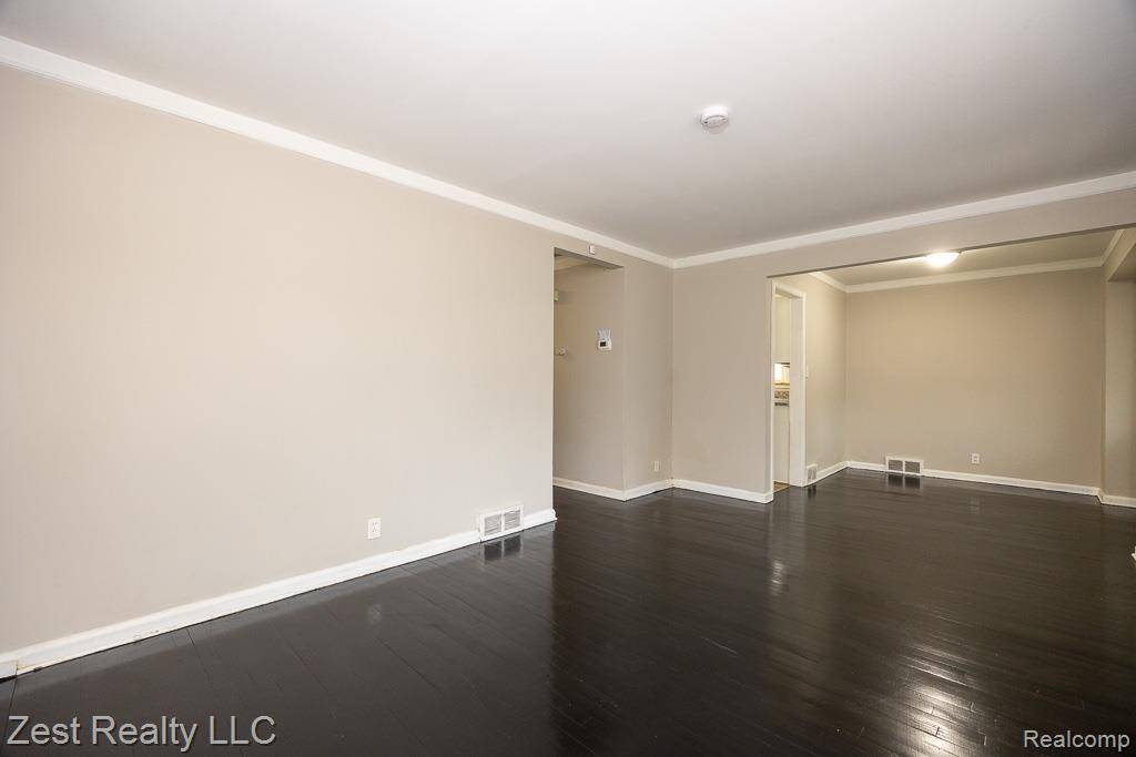 Harper Woods, MI 48225,18771 Woodland ST