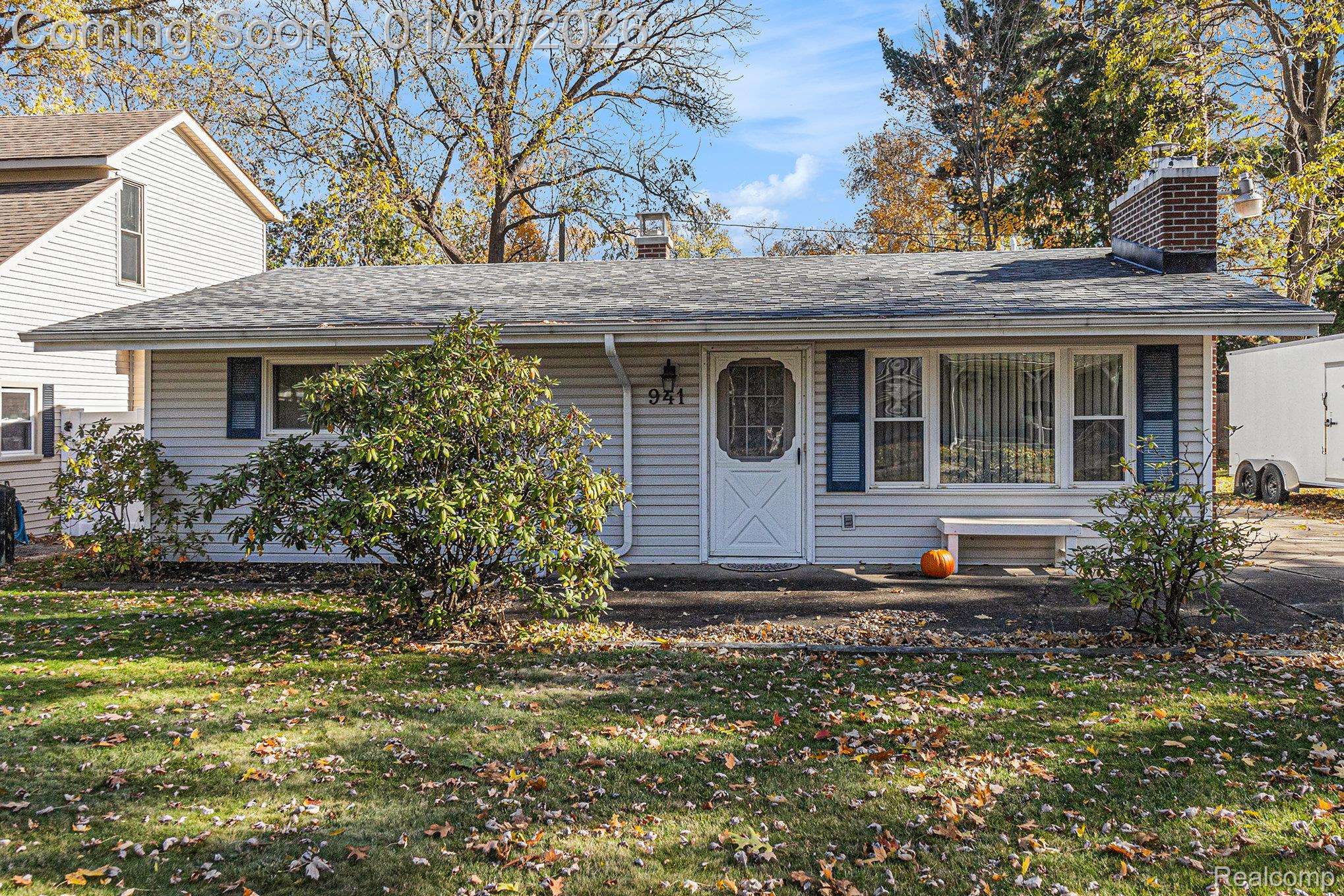 Waterford, MI 48327,941 Marvell PL