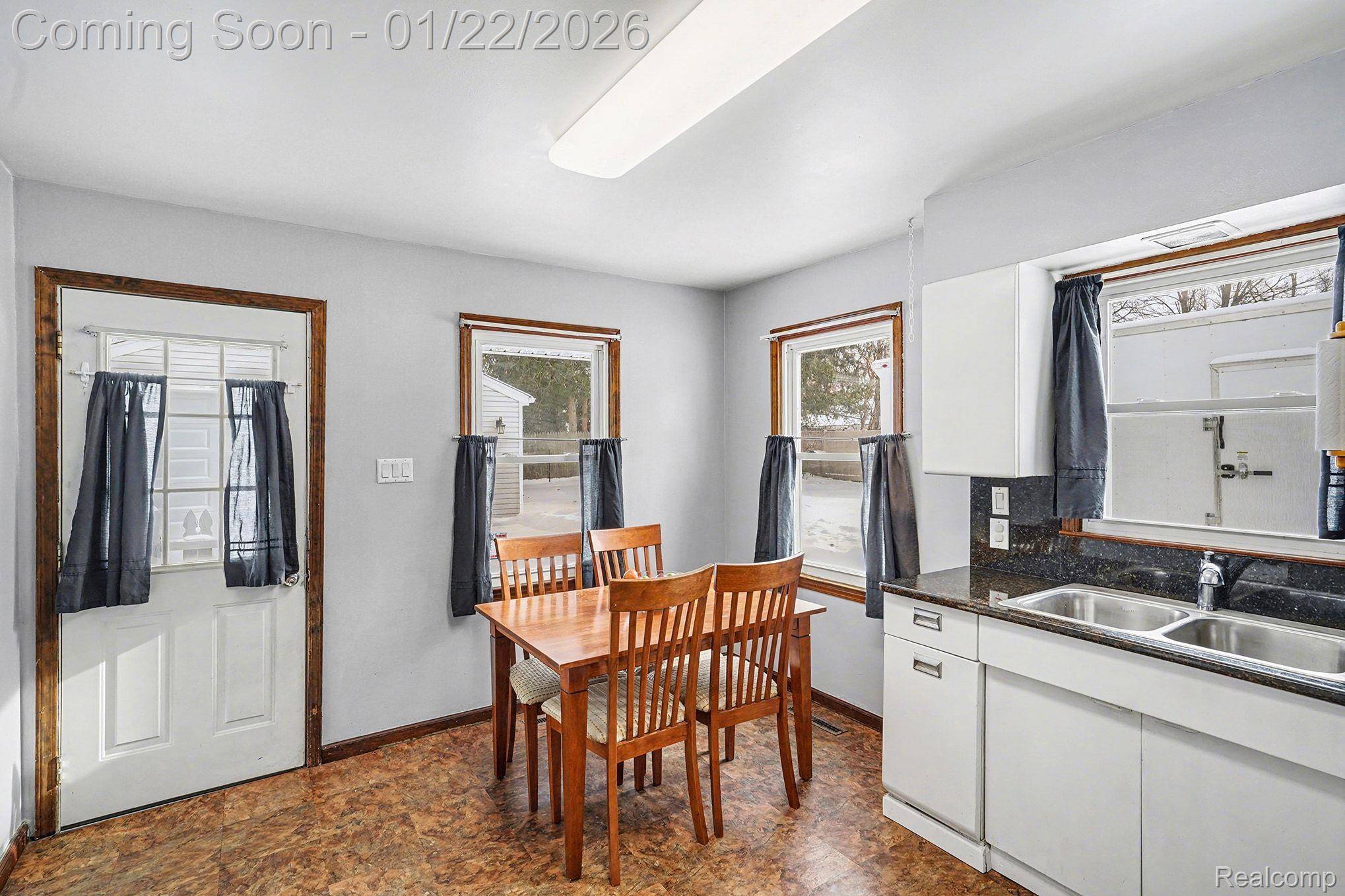 Waterford, MI 48327,941 Marvell PL