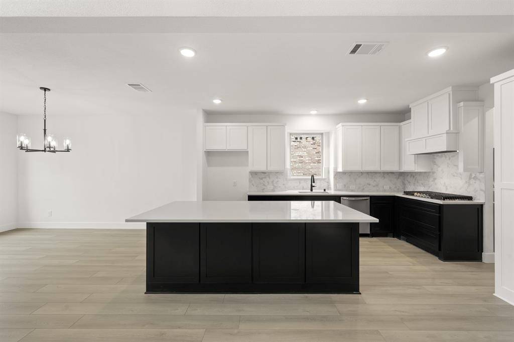 Midlothian, TX 76065,406 Crestview Drive