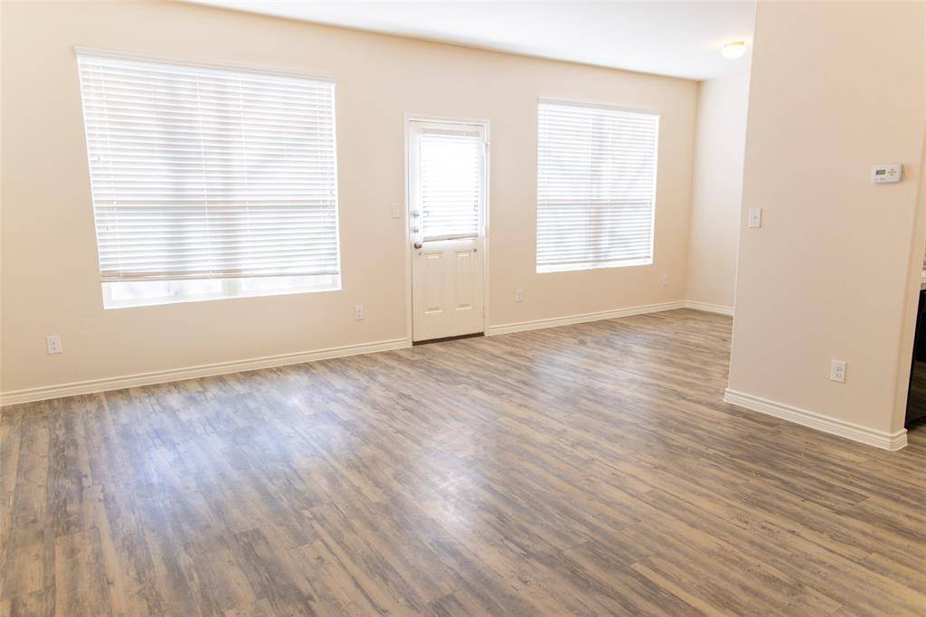 Dallas, TX 75227,9942 Chilmark Way