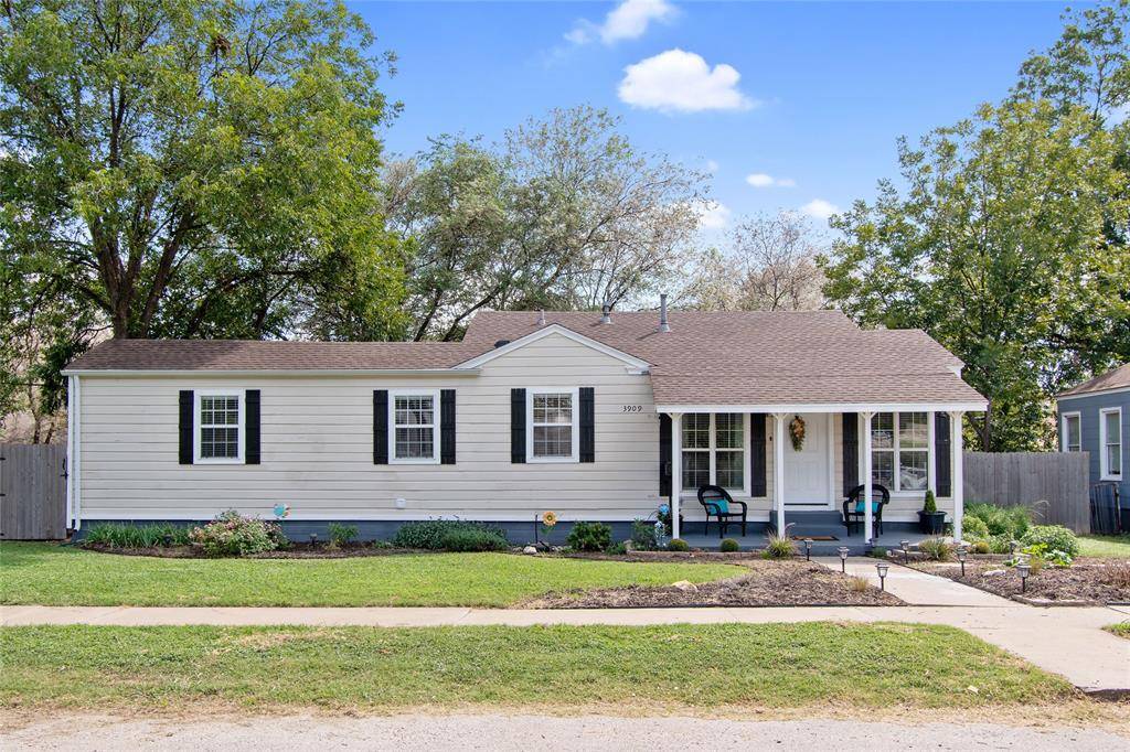 Fort Worth, TX 76107,3909 Locke Avenue