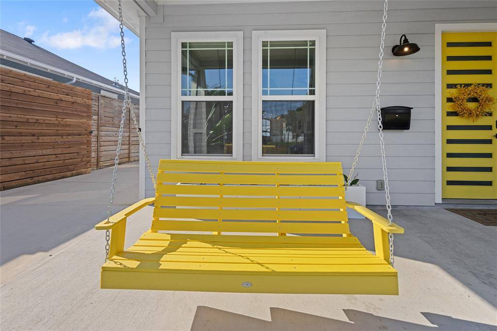 Dallas, TX 75211,2534 Gladstone Drive