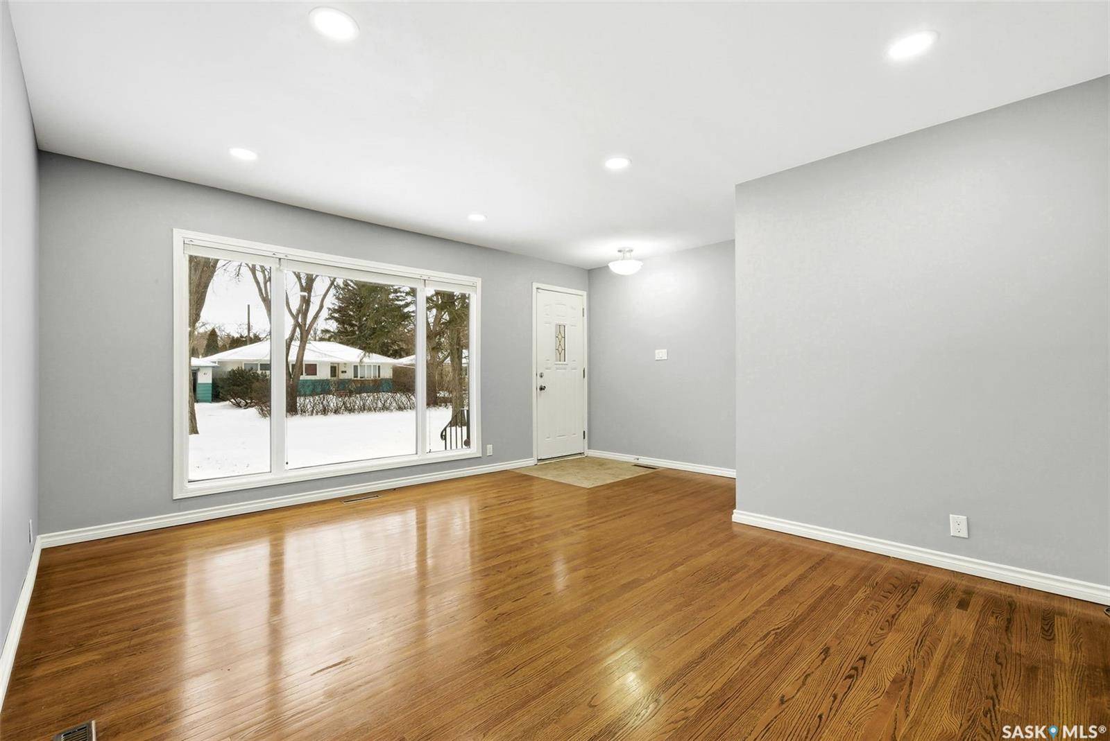 Regina, SK S4S 4L9,44 Falcon BAY