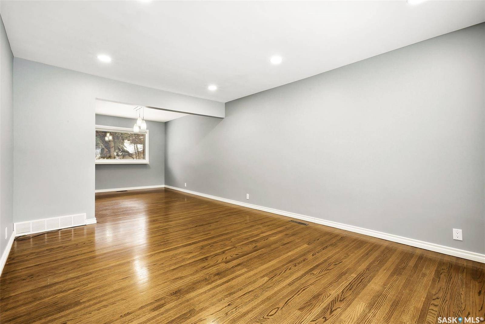 Regina, SK S4S 4L9,44 Falcon BAY