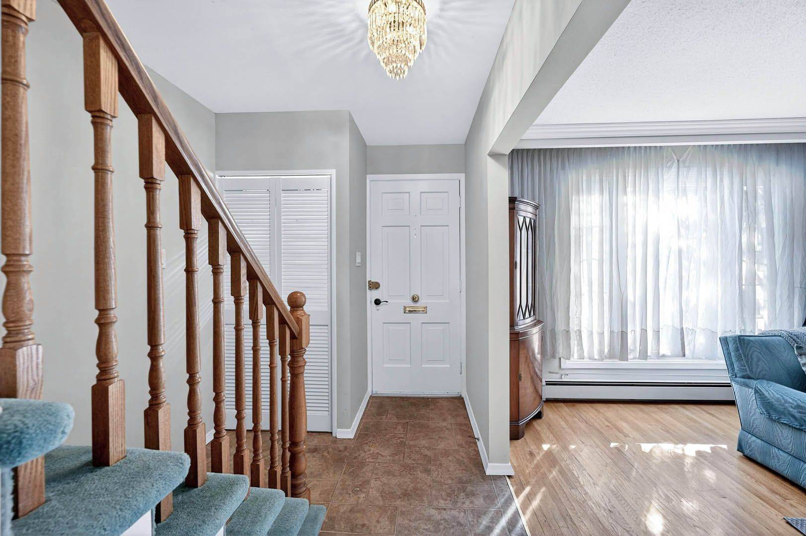 Mississauga, ON L5K 1L9,2133 Perran DR