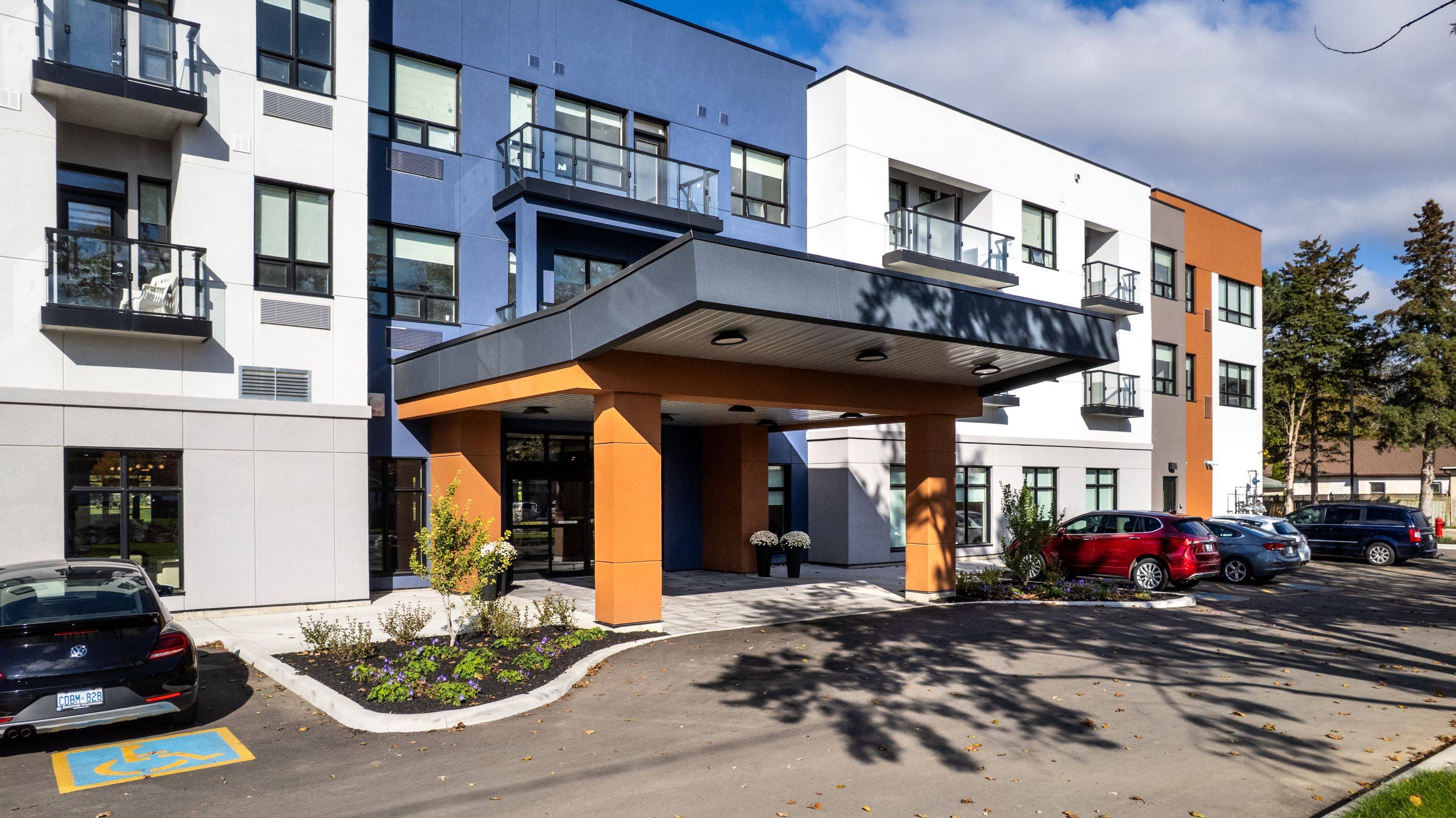 Brantford, ON N3R 4K5,152 North Park ST #201