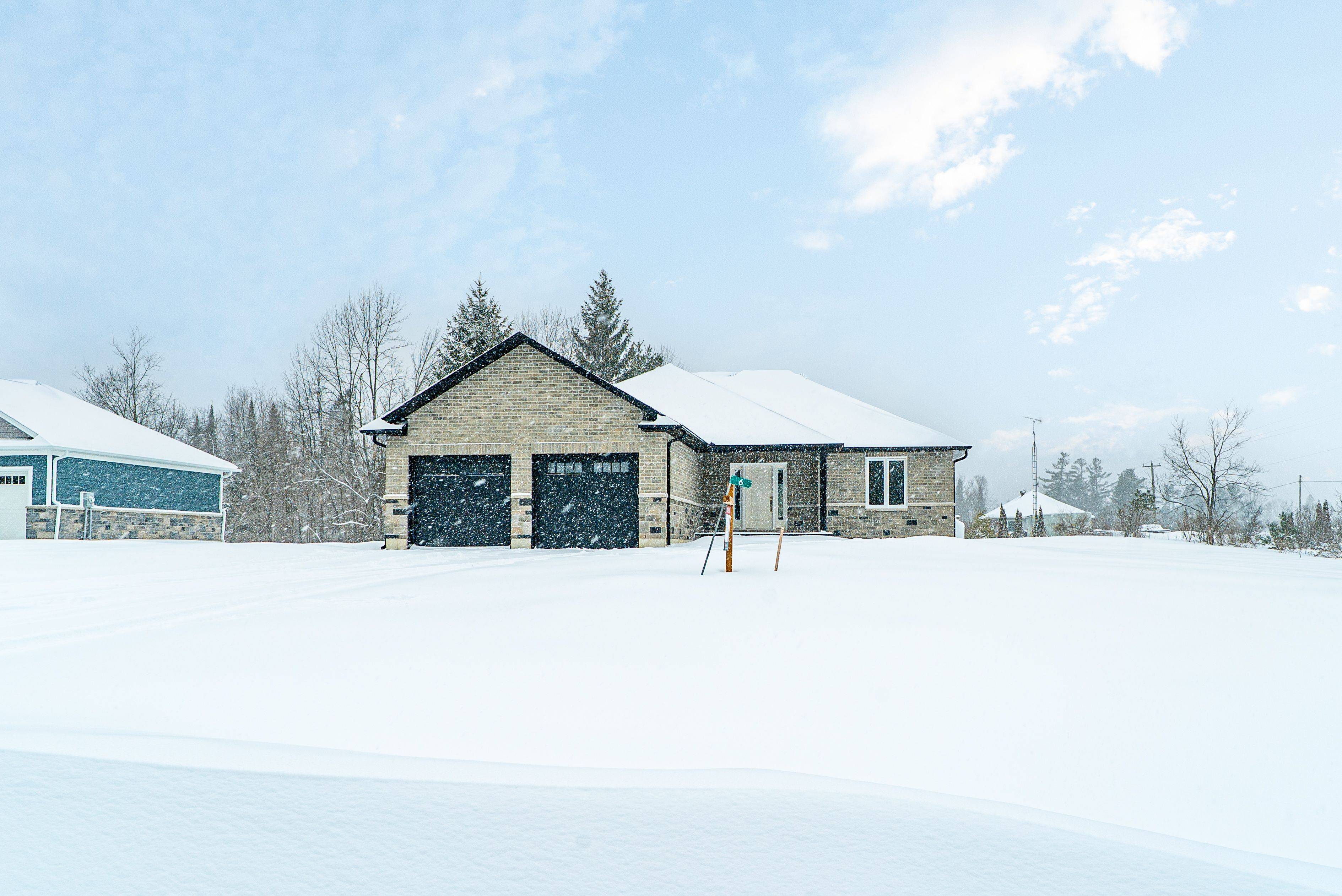 Kawartha Lakes, ON K0M 2B0,6 Patrick ST